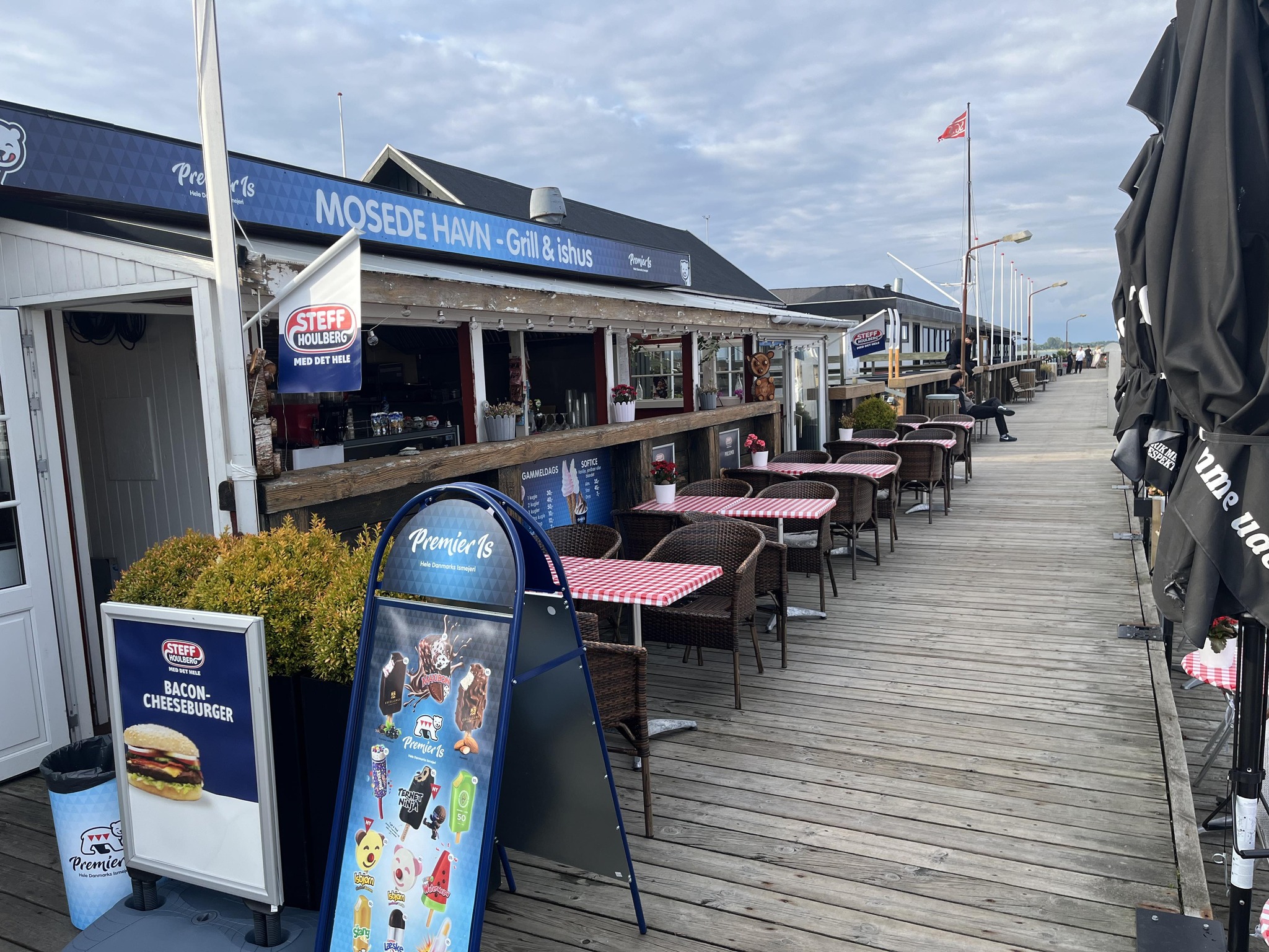 Blues & Annekdoter med Hat & Briller, Mørbradgryde og hygge