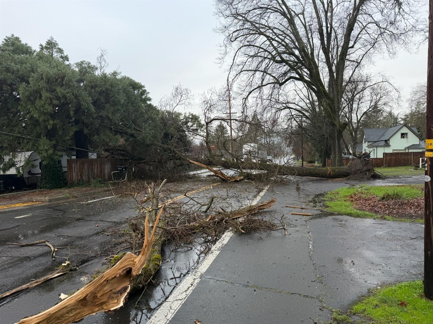 KDRV - #UPDATE: Approximately 400 people are still without power in ...