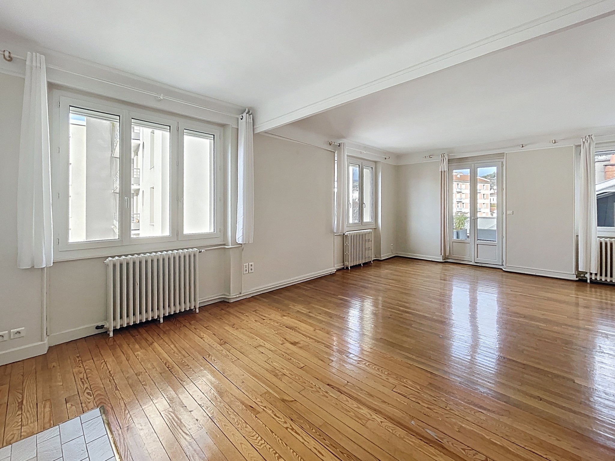 🟡 𝗖 𝗔̀ 𝗩𝗘𝗡𝗗𝗥𝗘 🟡... - CENTURY 21 Stéphane Roume Immobilier | Facebook