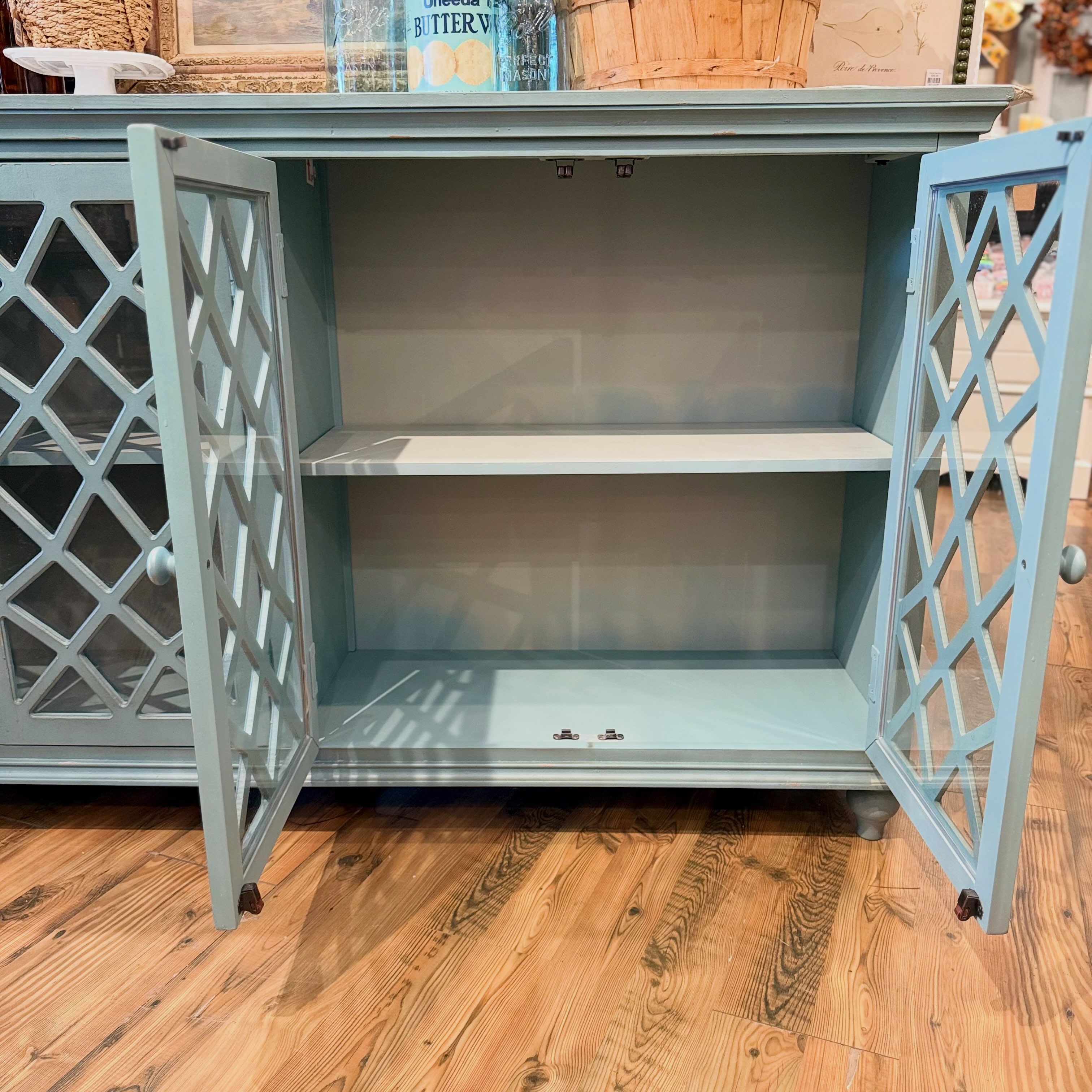 SOLD) New Arrival! DARLING Vintage Mid-Century Hollywood Regency