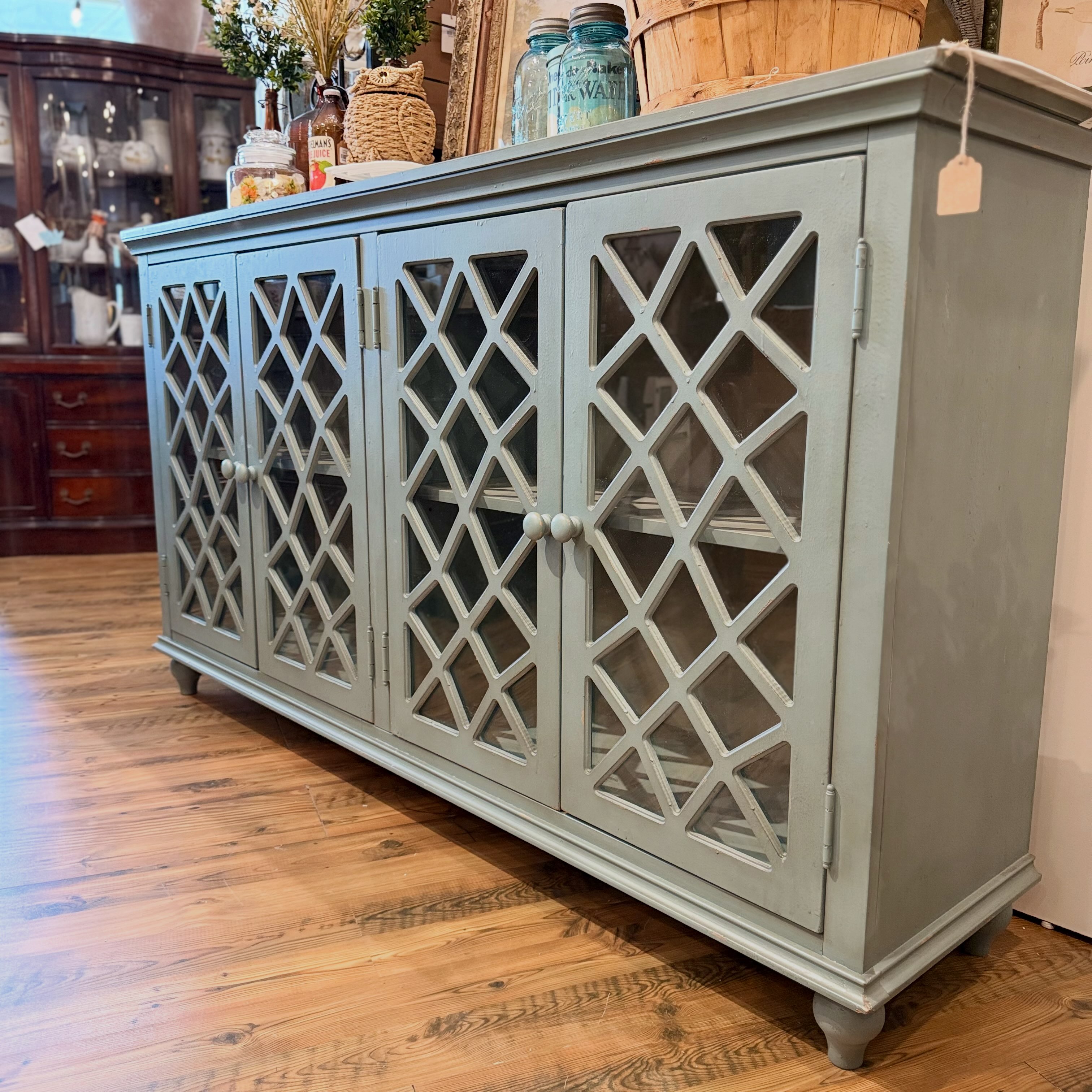 SOLD) New Arrival! DARLING Vintage Mid-Century Hollywood Regency