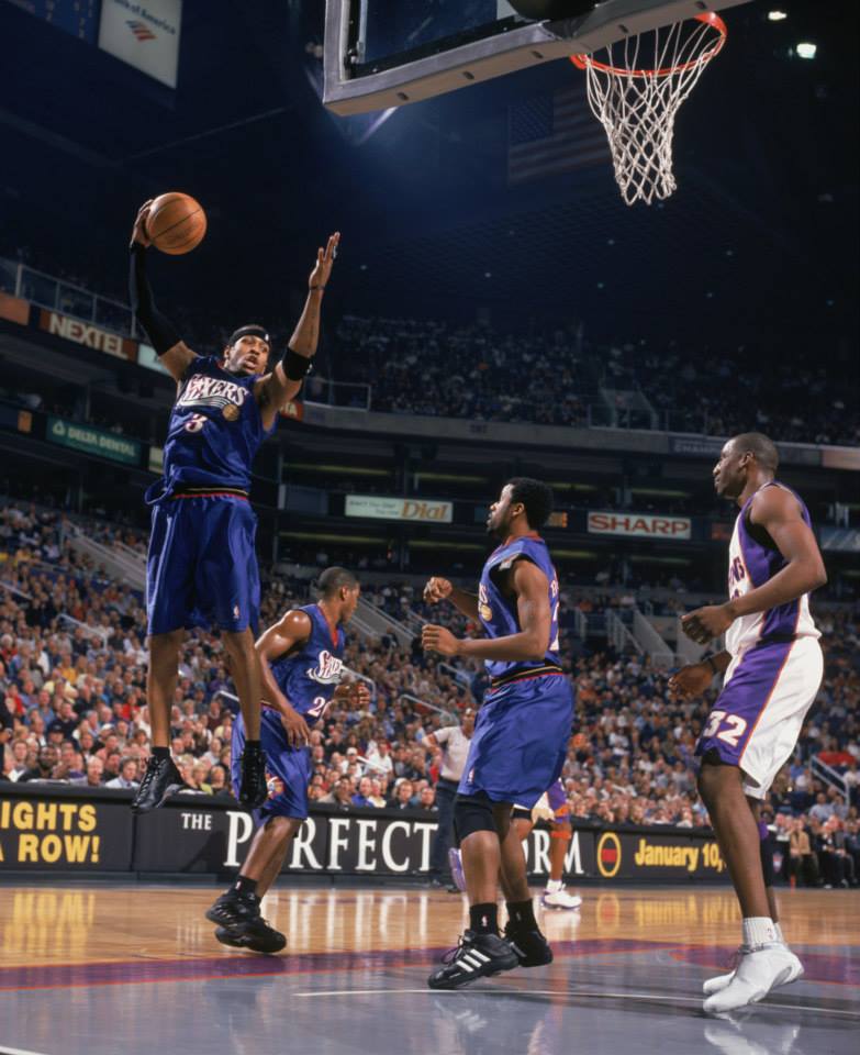 NBA - 1594525BGAN007431006 PHOENIX - JANUARY 2: Allen Iverson #3
