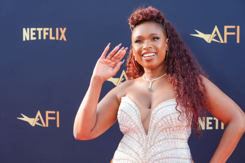 jennifer hudson gold dress Happy Birthday 🎉 #EGOT #VirgoSeason ♍️ #TheJenniferHudsonShow NEW THIS WEEK