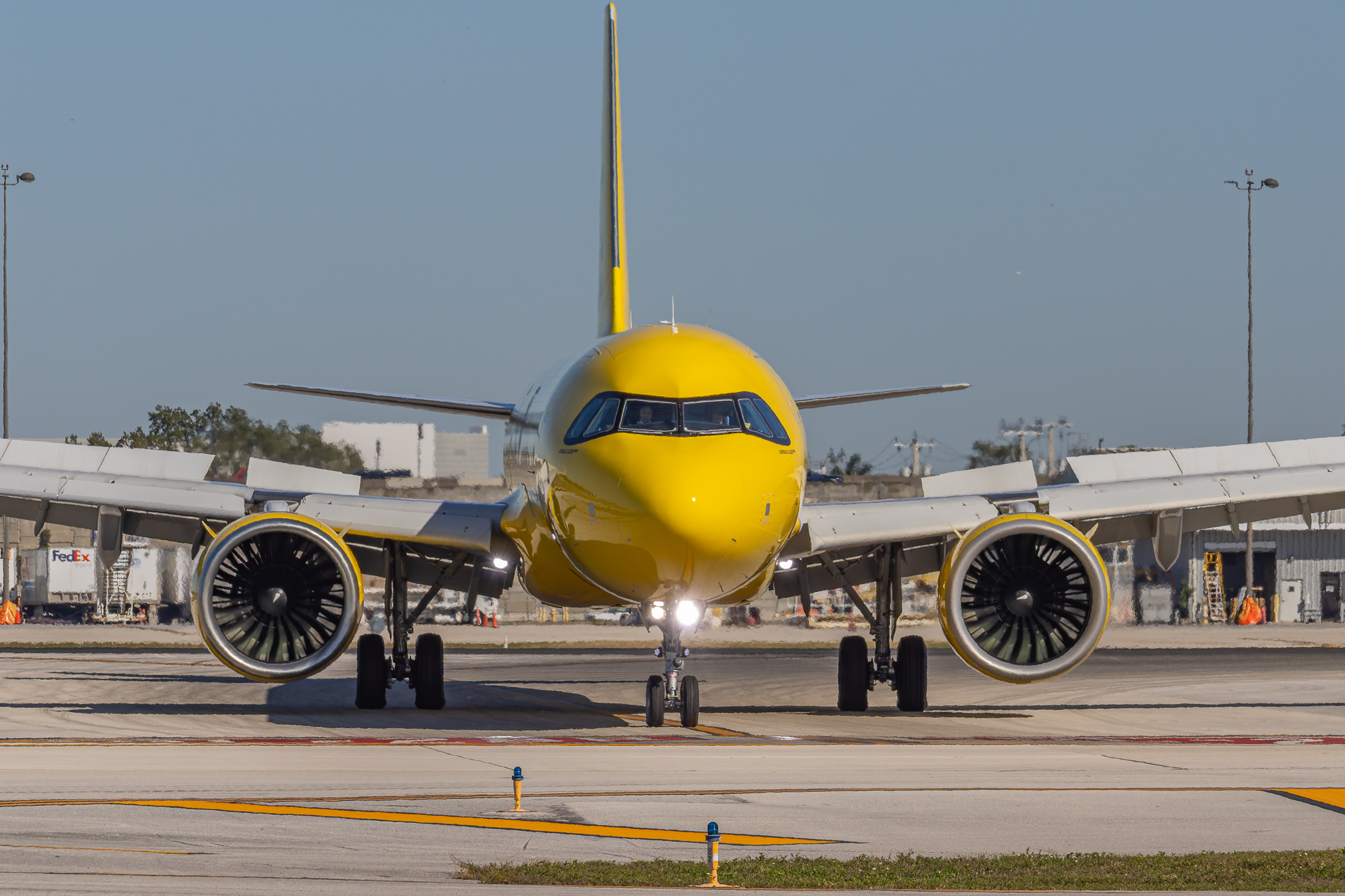 Spirit Airlines Airbus A321-271NX N725NK landing on runway 28R at