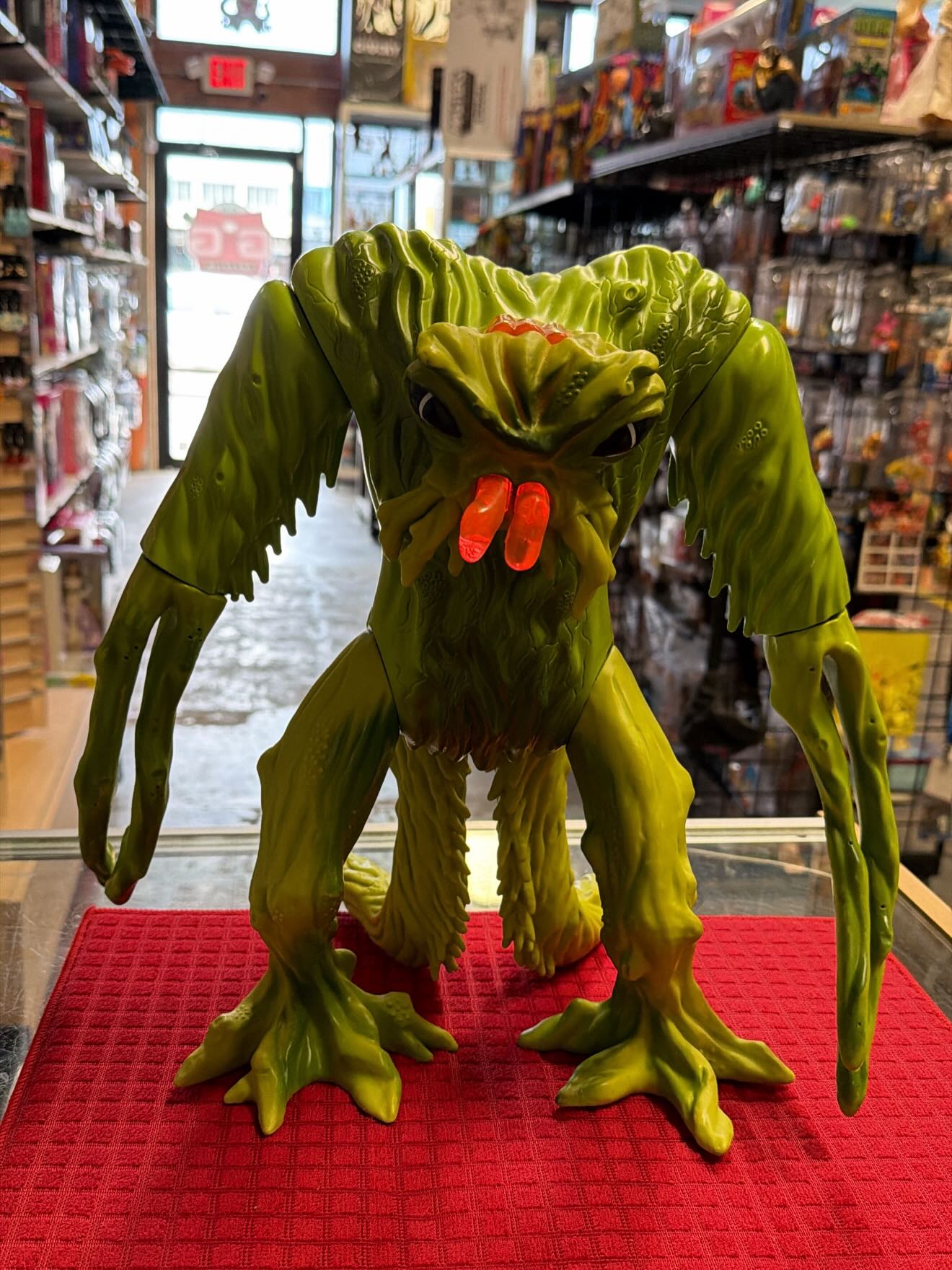 Inhumanoids have entered the building. Tendril and D
