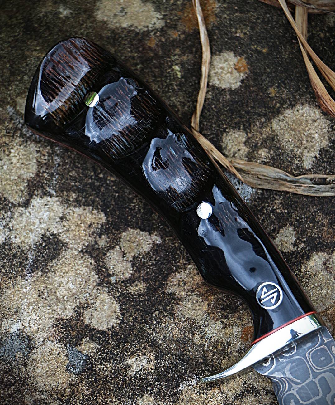 Pauza handmade 'Cherokee Dusk' knife with Cherokee Rose Damascus blade