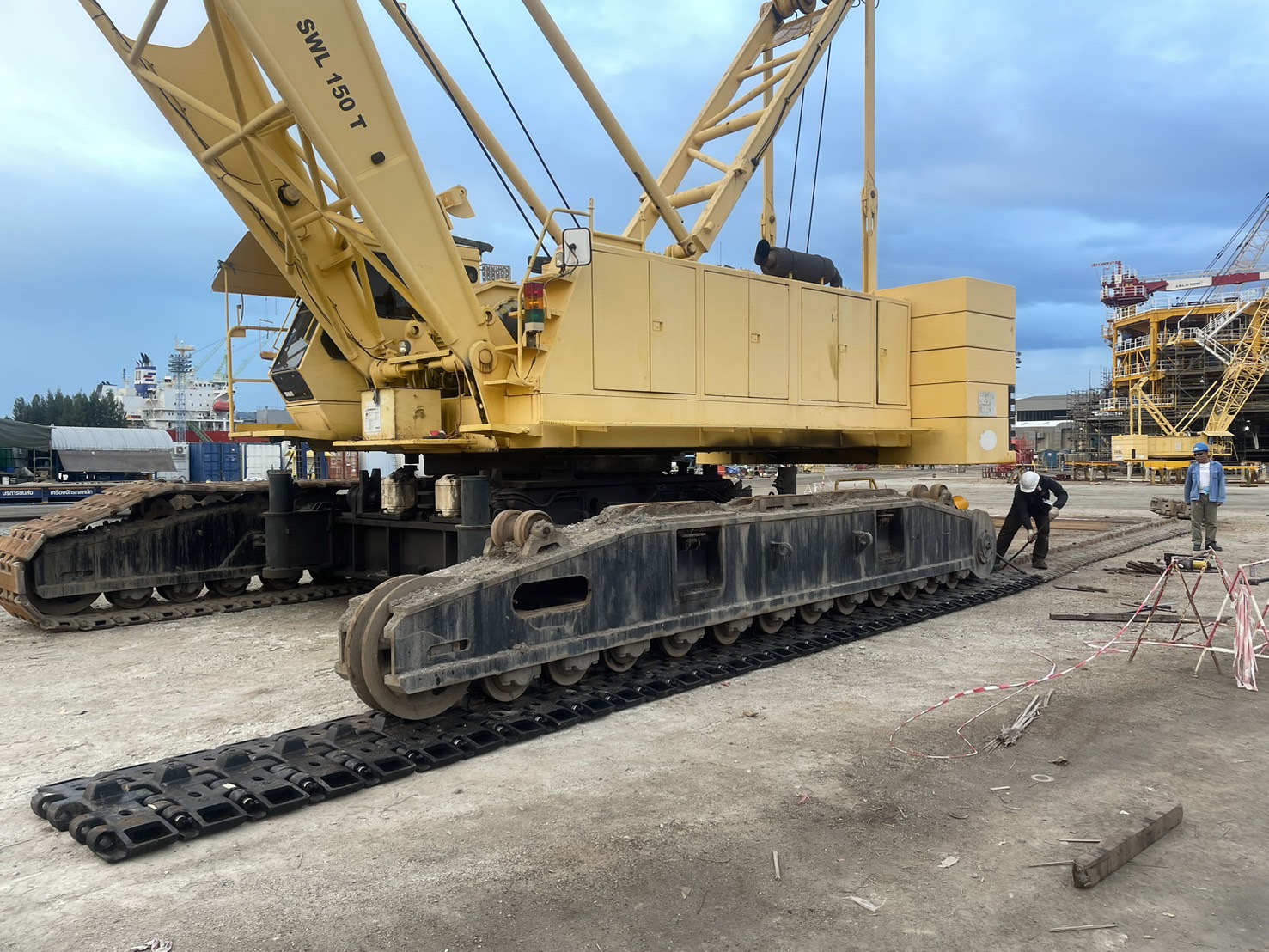 Rayong - 🎉 งานเปลี่ยนใบเเทรค CRAWLER CRANE 130 TON🎉 งานซ่อมบำรุง ...
