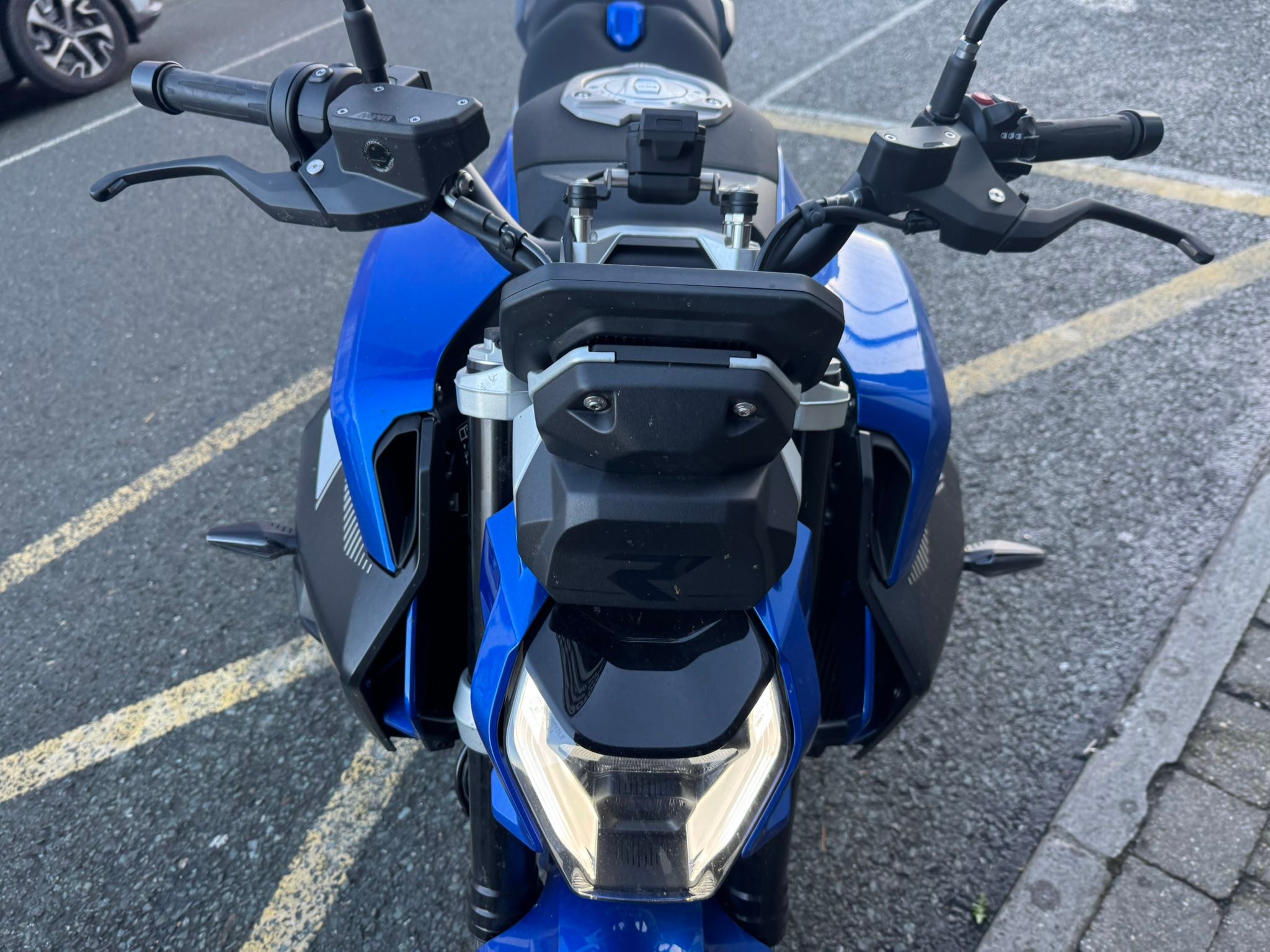 New into stock this absolutely stunning 2025 BMW R1300R Exclusive