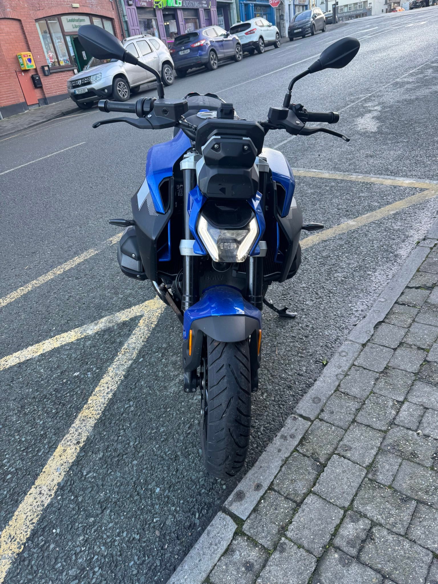 New into stock this absolutely stunning 2025 BMW R1300R Exclusive