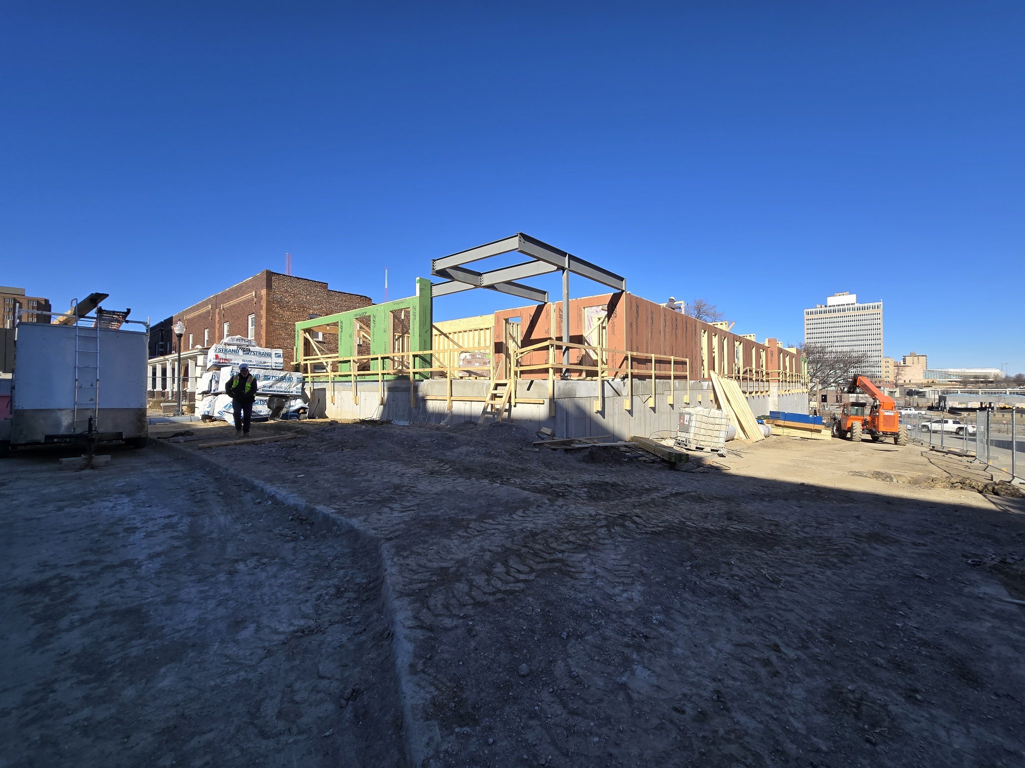 Grow - The Mueller building is now going vertical in downtown Omaha. It ...
