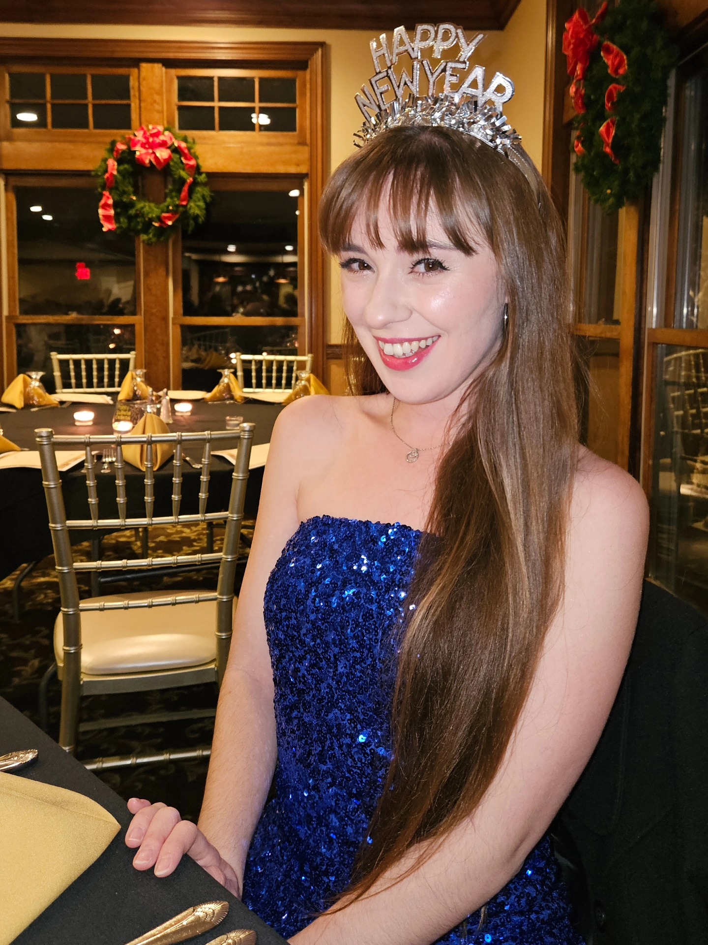 lauren diamond sequin bodycon mini dress 💙✨️ shine on me, kiss me in the dark, tell me I look beautiful underneath the stars ✨️💙 dress: @lulus column Mini sparkle tulle copper dress How to Dress Like Style:8335F