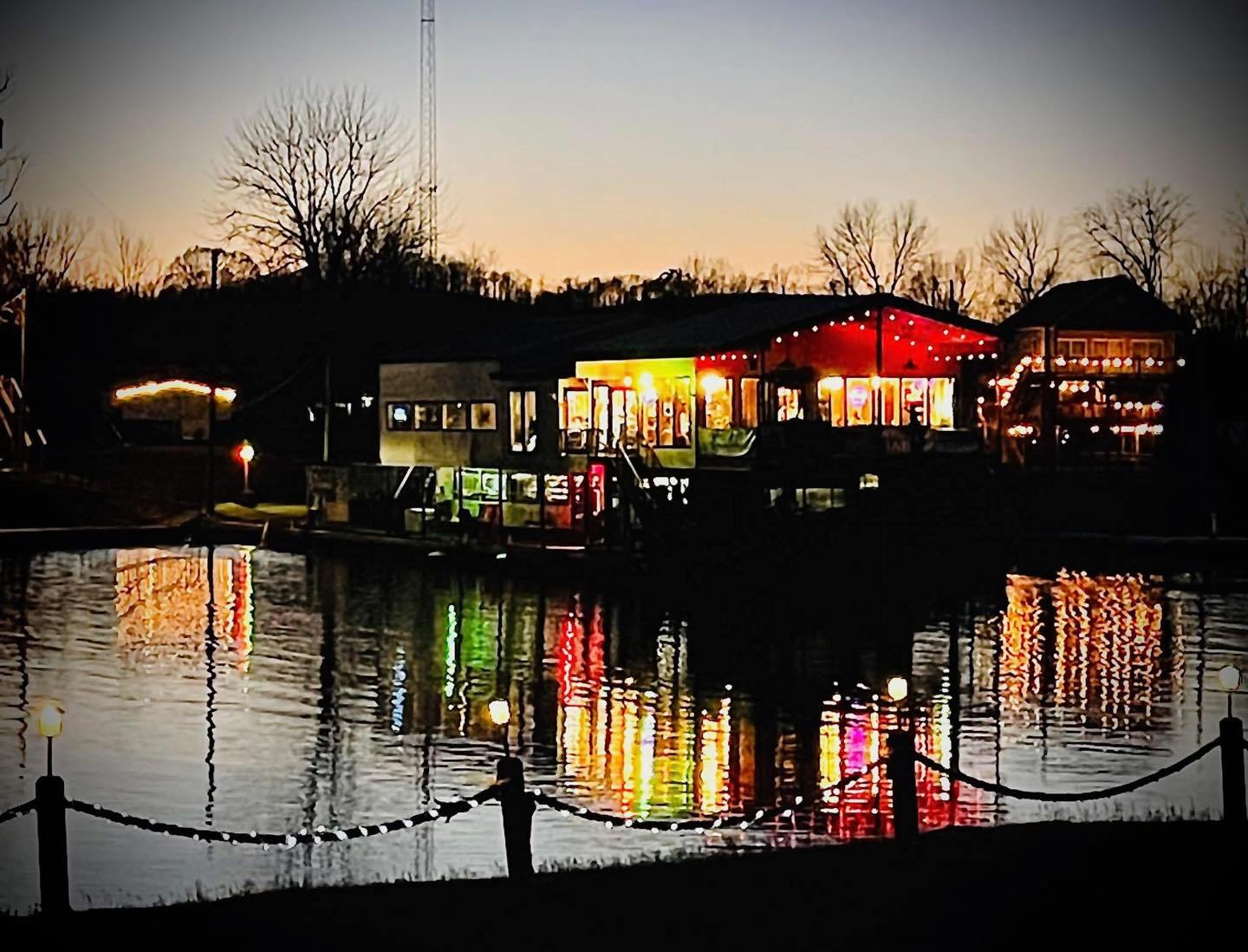 Mermaid Marina & Restaurant | Decaturville TN
