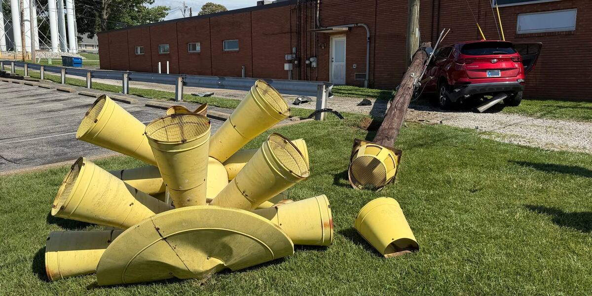 Storm siren destroyed by crash in Evansville Get the details below⬇️