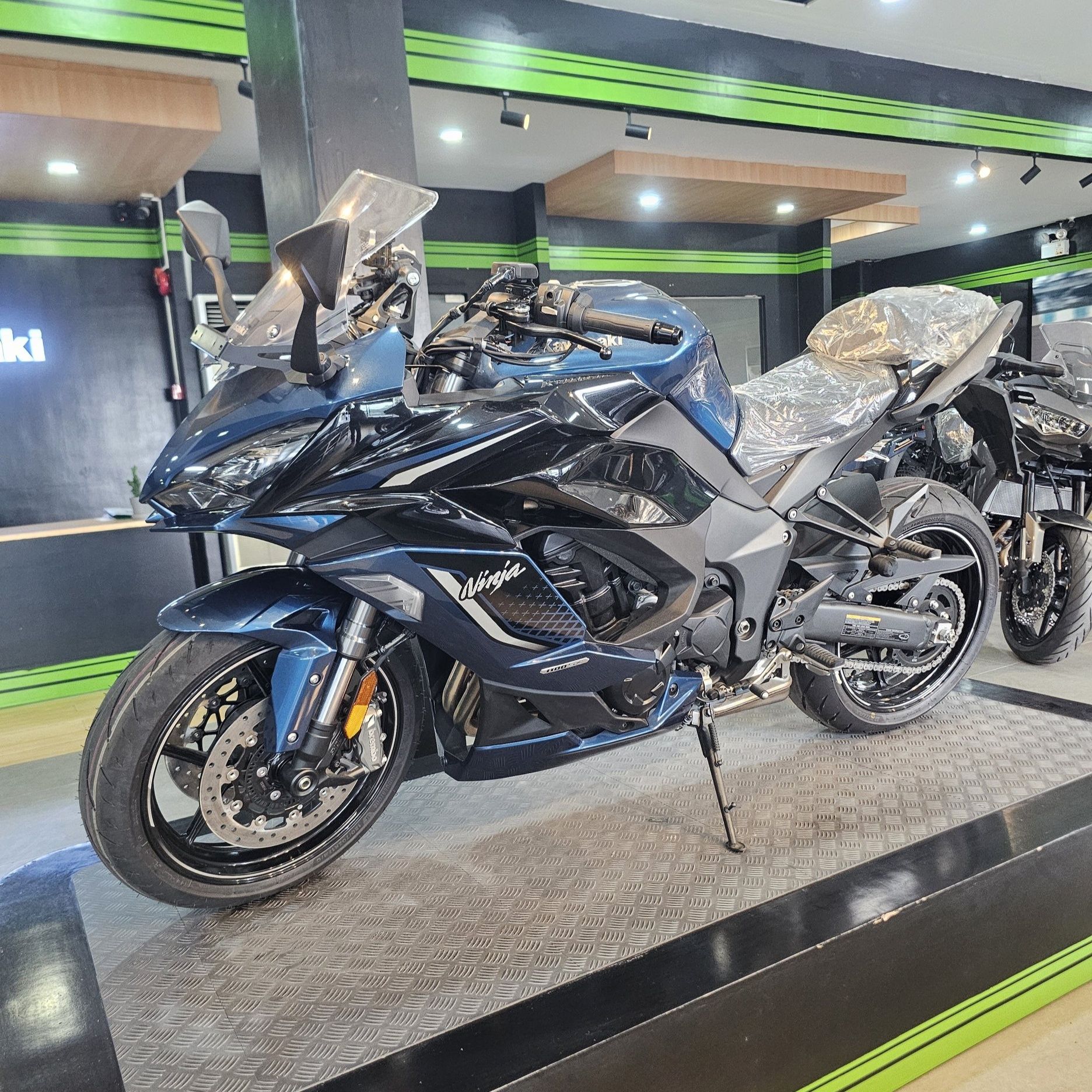 Kawasaki ninja 1100 sx se (2026) Srp : 806,900 Dp : 161,380 36