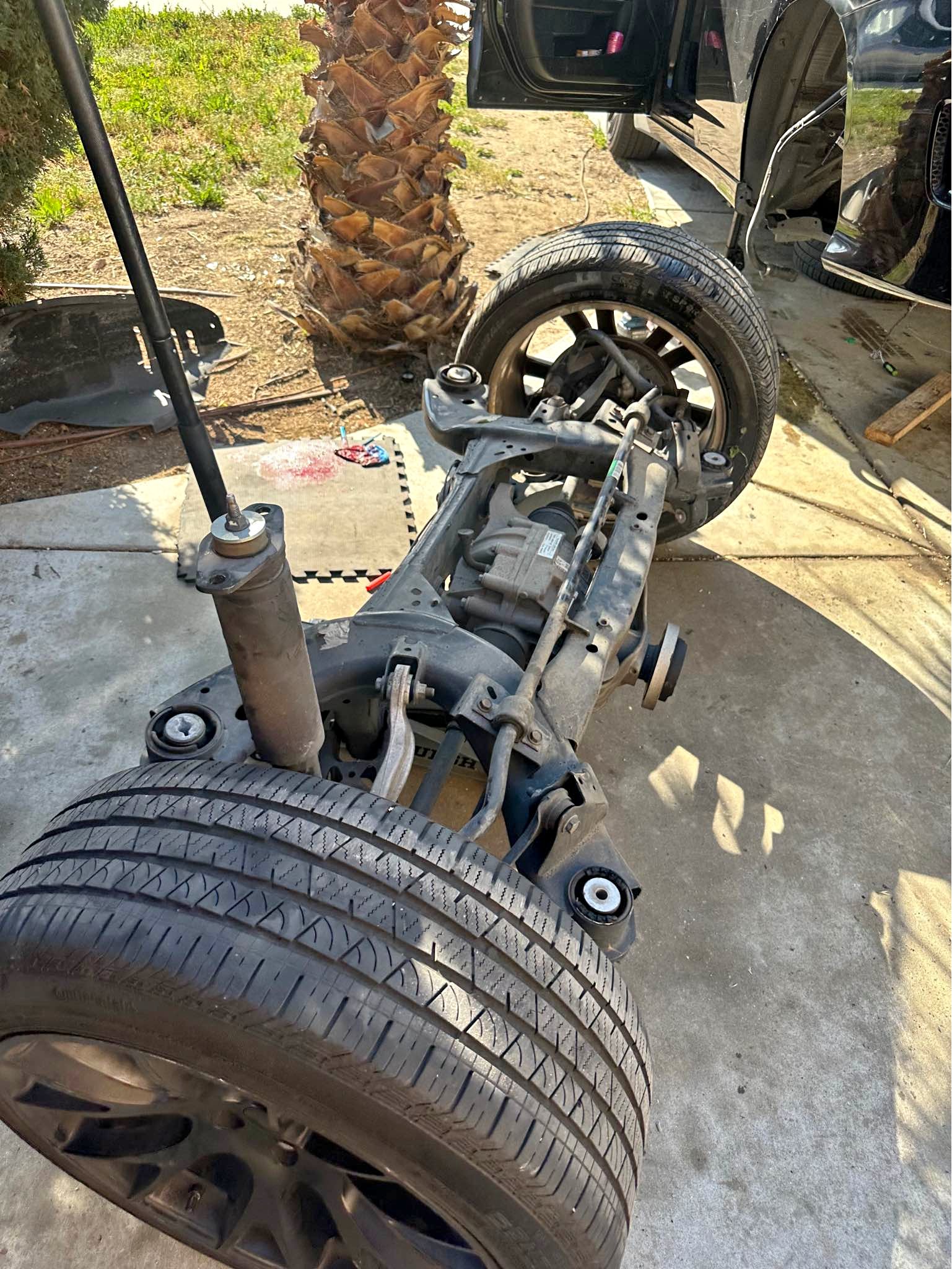 Dodge charger full rear subframe assembly - Car Engines & Engine Parts ...