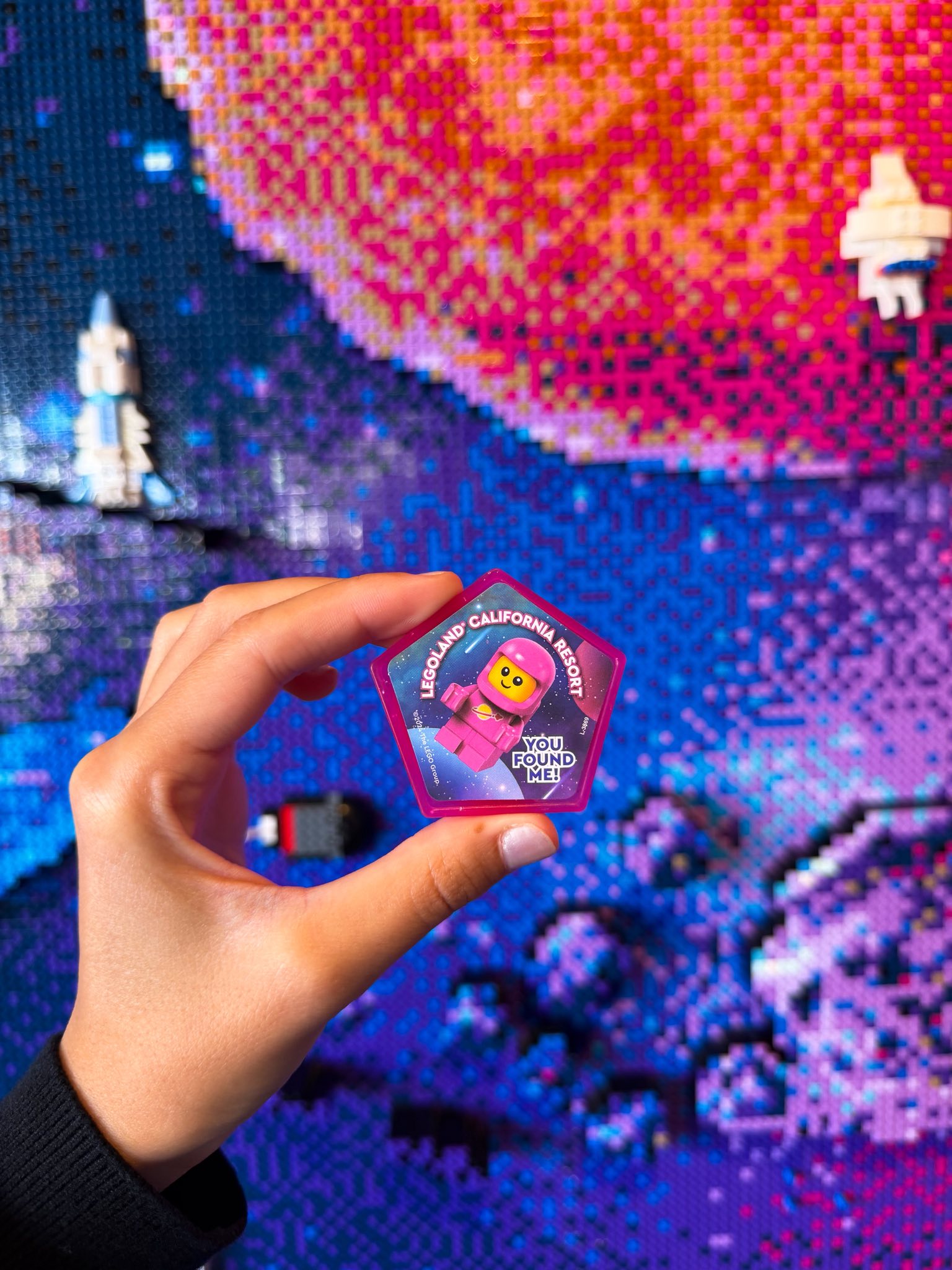 Summer Pop Badge season has arrived! ☀️ Find a Model Citizen