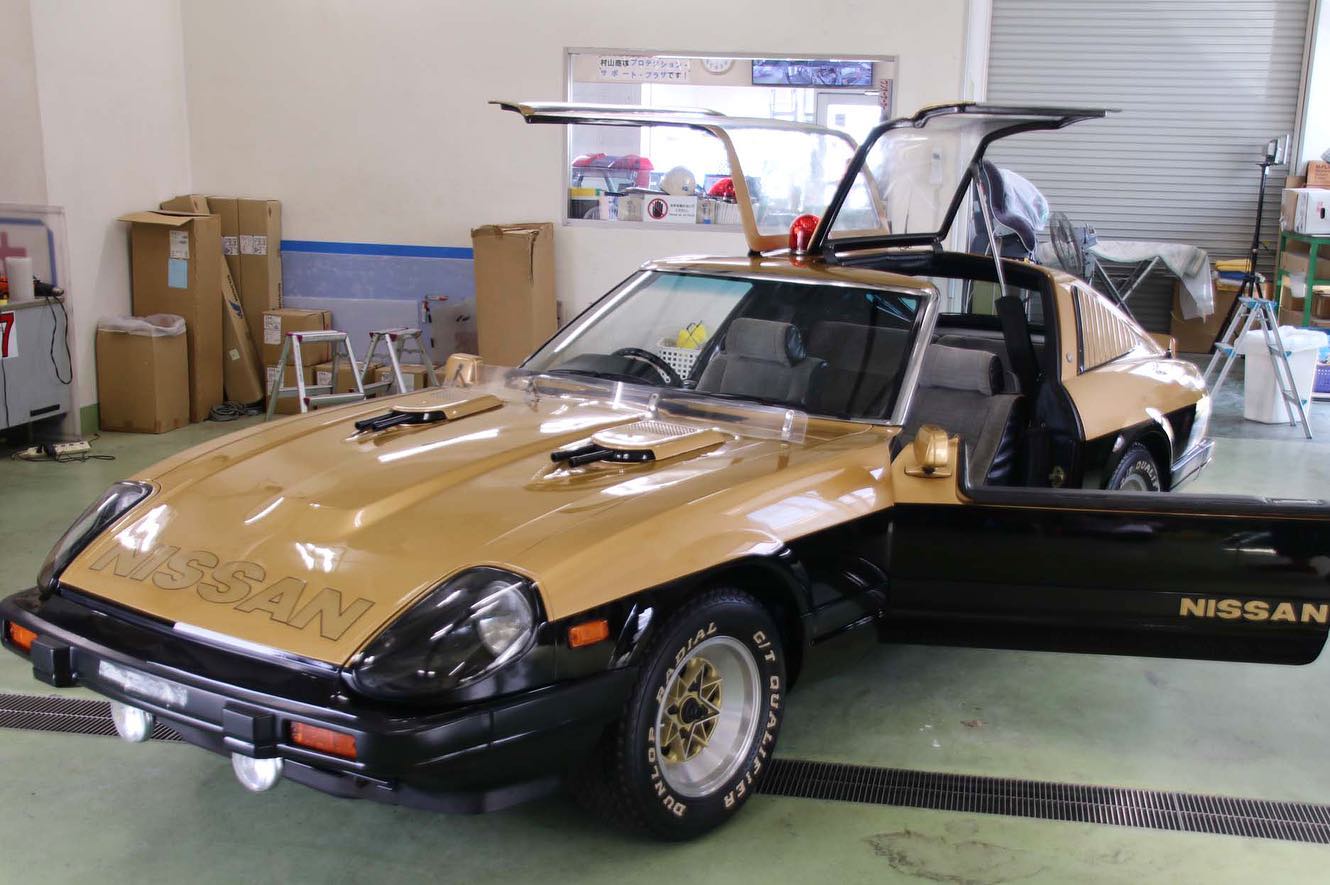 西部警察」からマシンRS-1に続いて、ついにスーパーZが1/18スケール