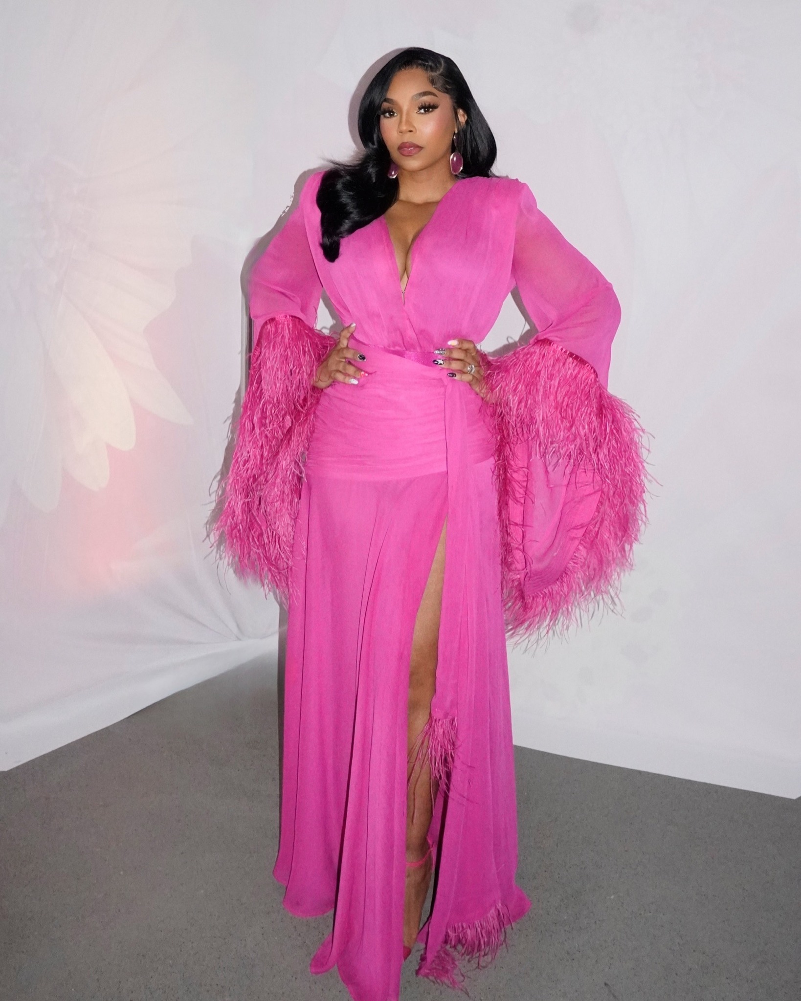 ashanti pink birthday dress RATE R&B Icon outfit at BCRF Hot Party. The 45-year-old singer turned heads in a show-stopping Bronx Banco feathered chiffon gown featuring dramatic pink plumes and a thigh-high slit. Catch Asymmetric Jersey Dress: Plus Size:8 Model-11