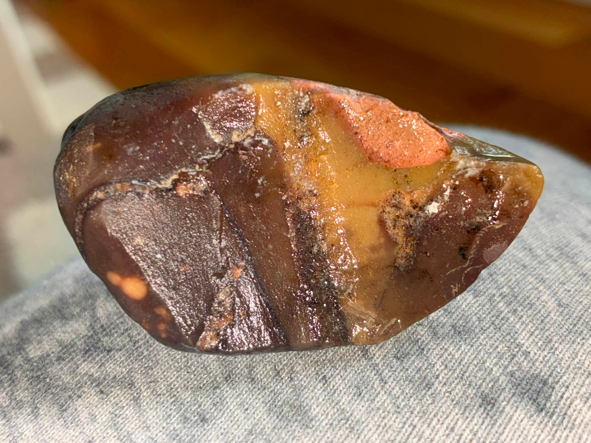 EARTH ROCKです。 A rock I found yesterday on a dirt road….jasper/chert?