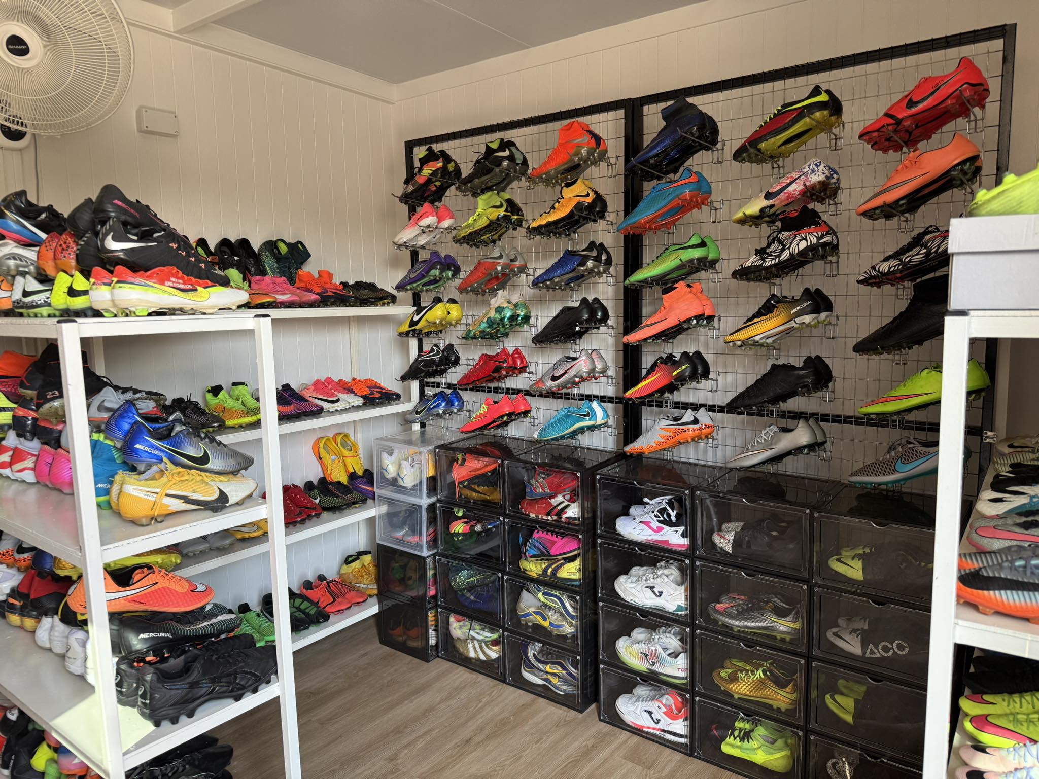 โกเอนจิ Football boot added a new... - โกเอนจิ Football boot