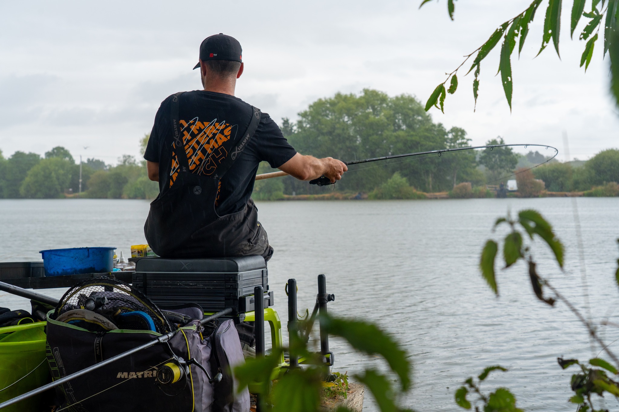 shimano black magnum rod 13 Fishing Omen Spin 15-40g Color:Ported Gloss Black Electrical Cable Puller Fiberglass Guides delivers serious casting trik fish