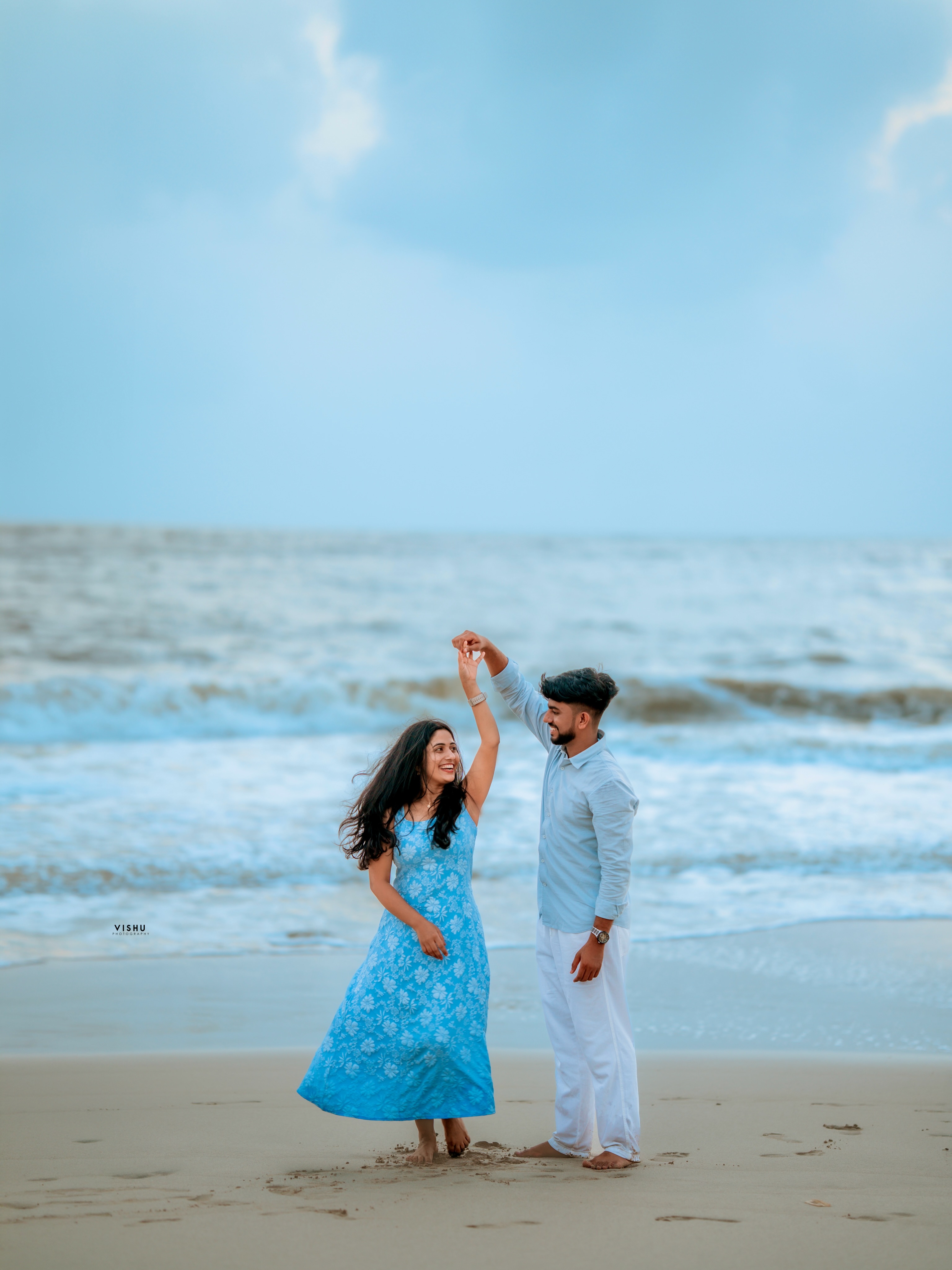Romantic pre-wedding photoshoot at Korlai Beach by Vishu Photography
