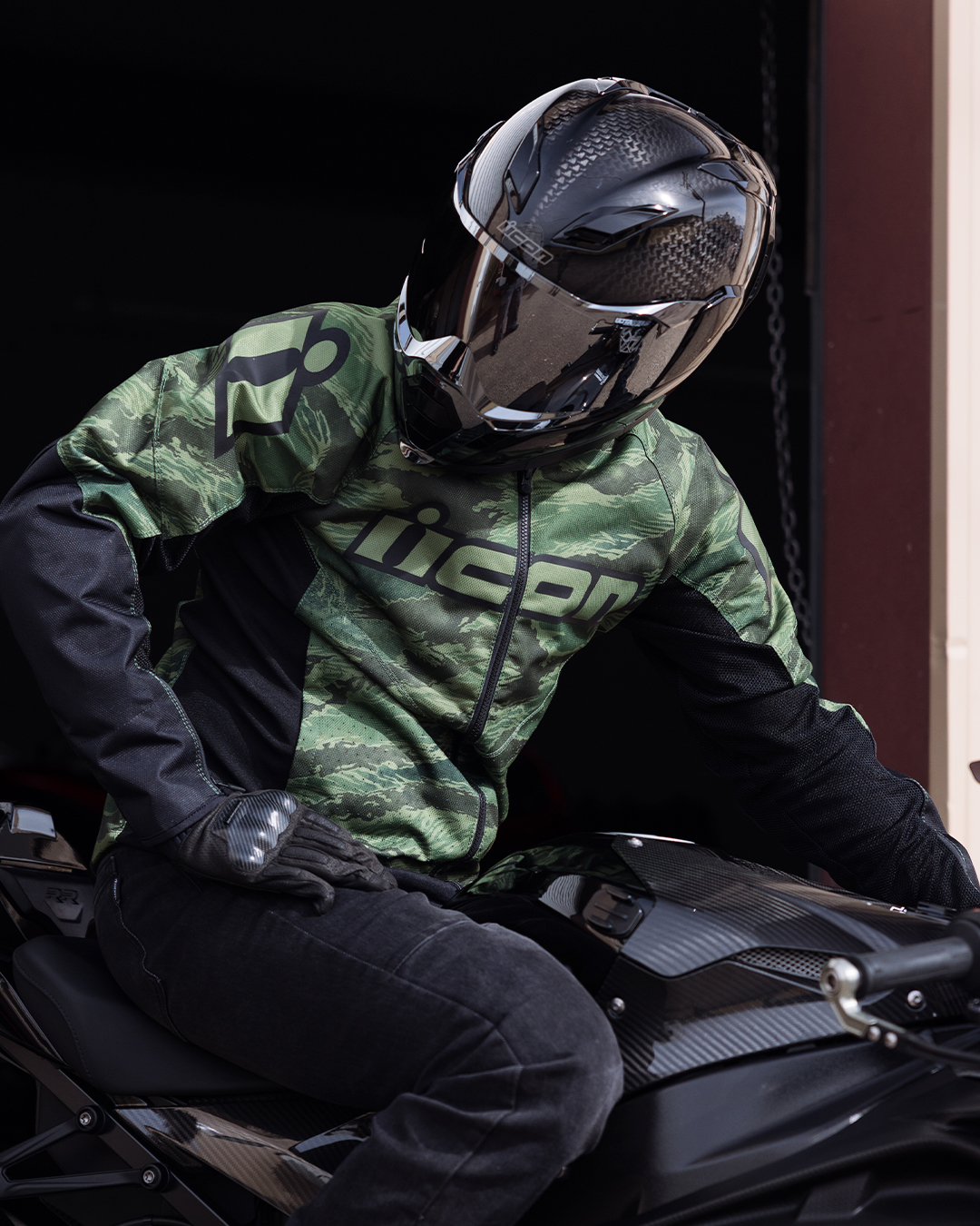 Icon - Bold graphics for a bold rider. The Merc Crusader jacket
