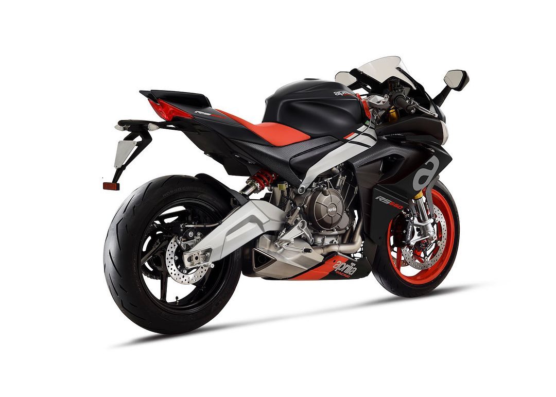 ApriliaRS660 unveiled at EICMA. Powered by a 660cc parallel-twin