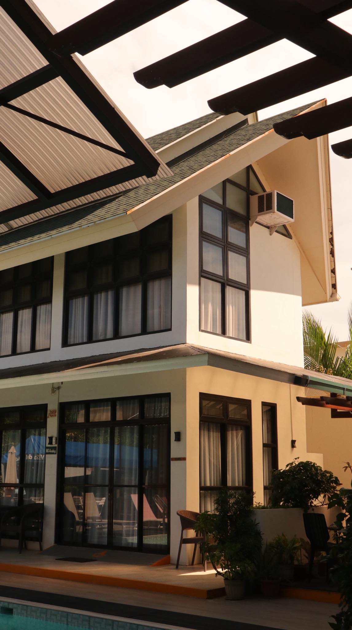 Villa Del Rey Beach Resort | Morong