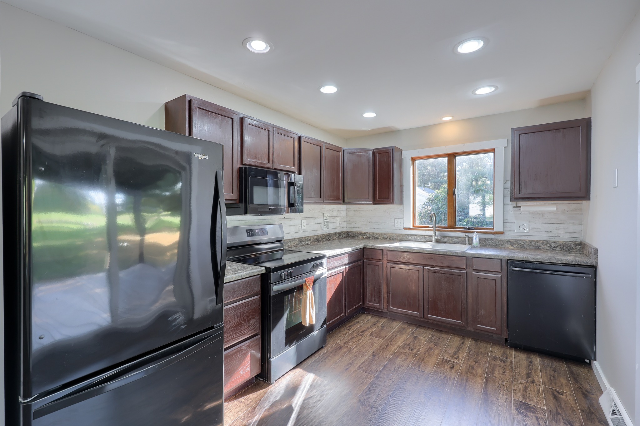 Advanced Realty Services added... - Advanced Realty Services