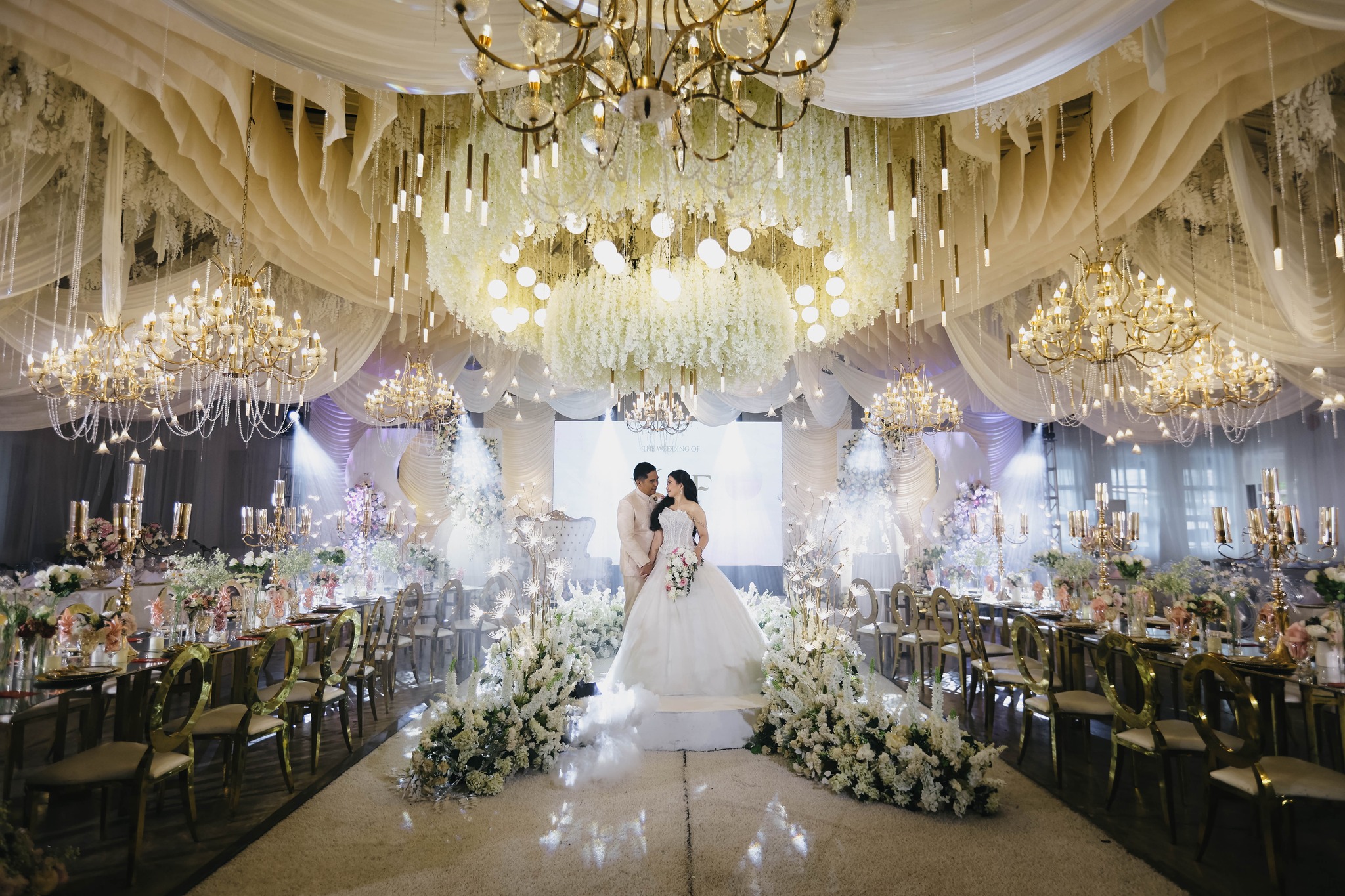 A love whispered by the wind, sealed beneath warm lights, and 