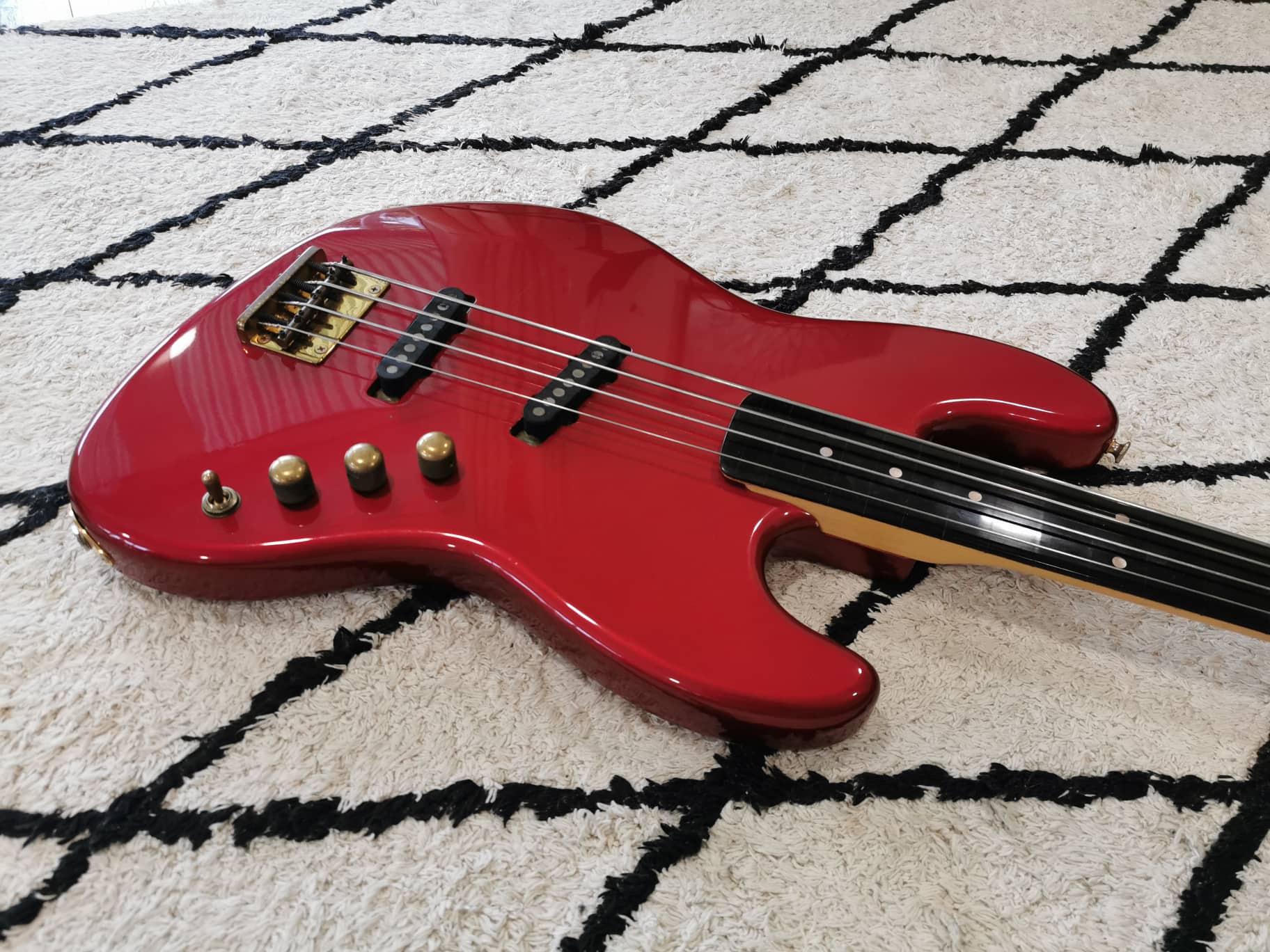 What makes jj-4 bass better than others?