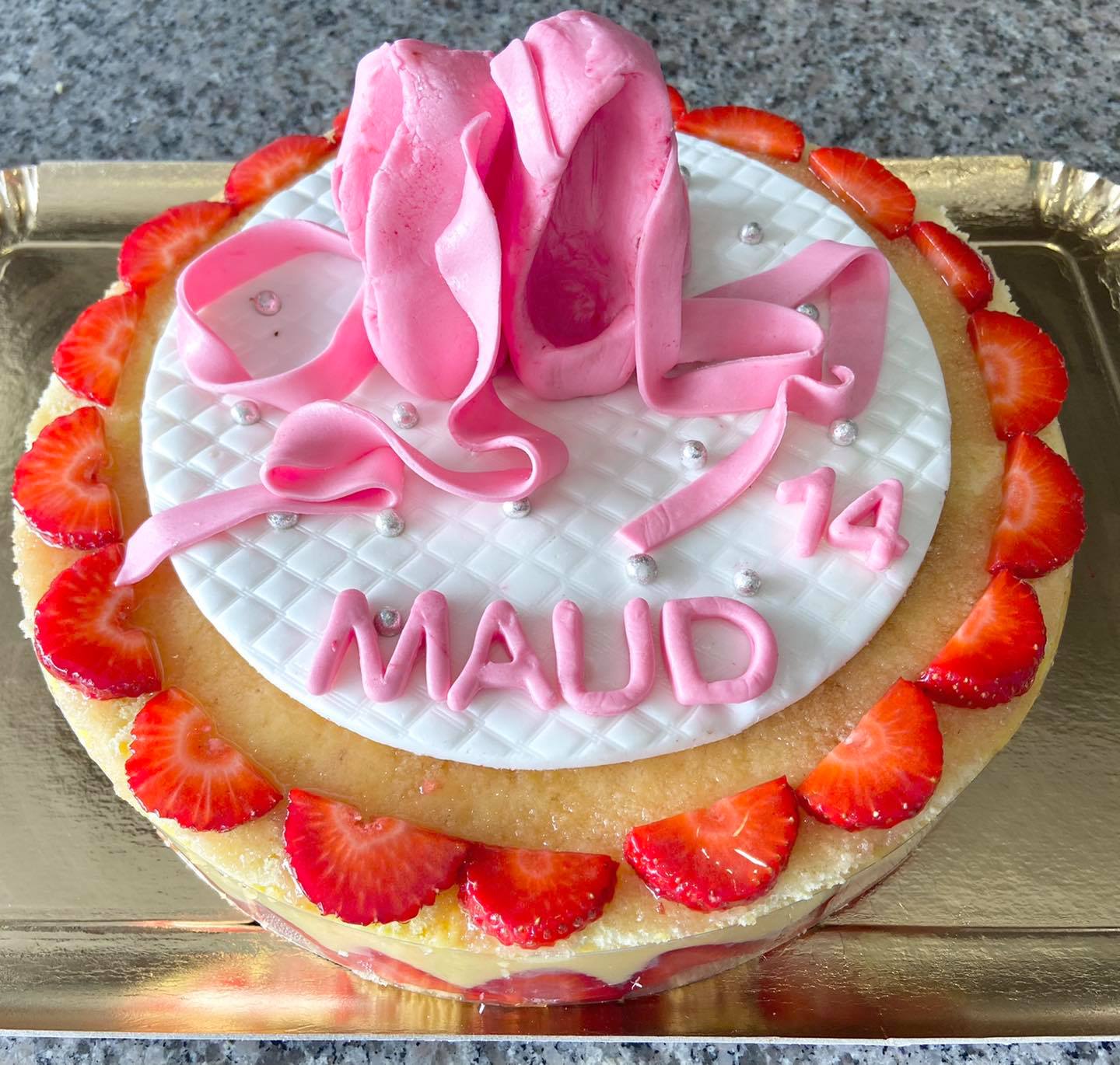 C Gourmandises Tres Bon Anniversaire A Maud Et Charlie Facebook