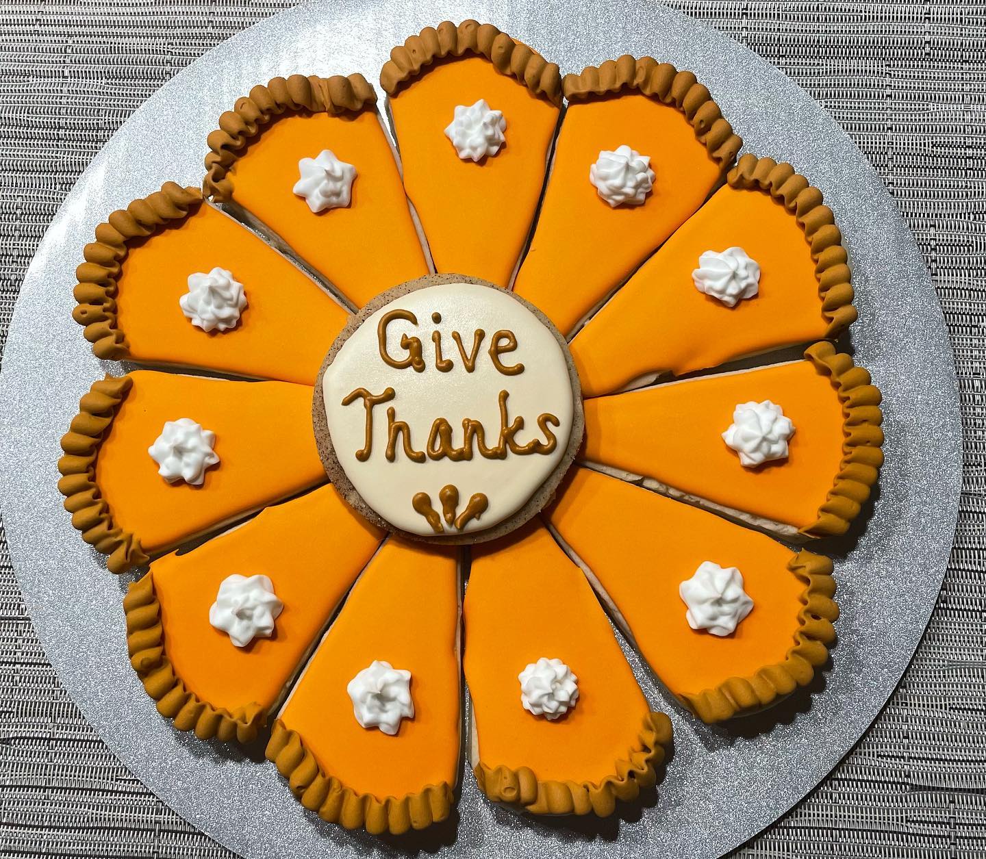 Vintage Thanksgiving items for sale: plates, platters, and decor
