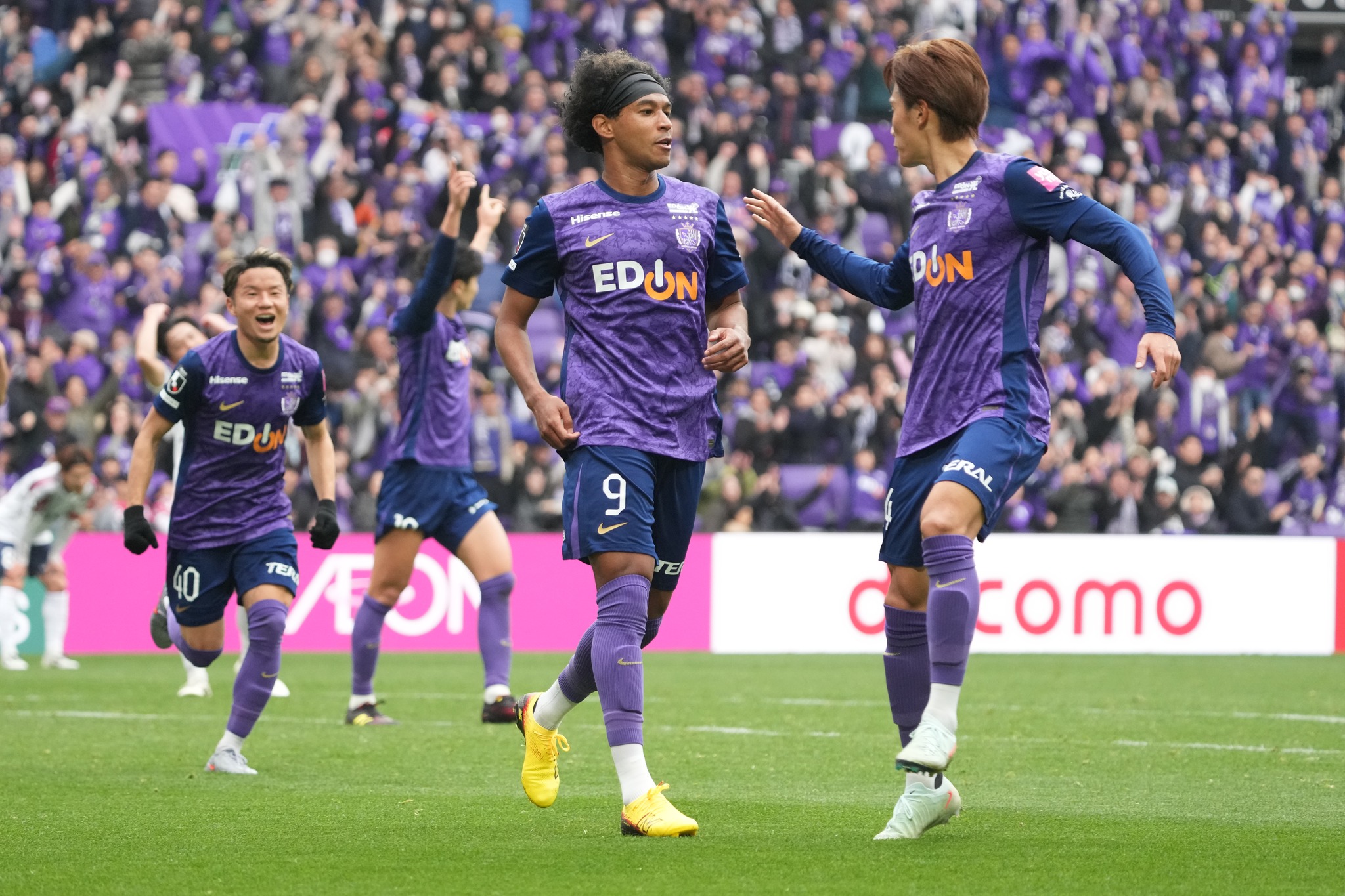 Even with a new coach at the helm, Sanfrecce Hiroshima look like 