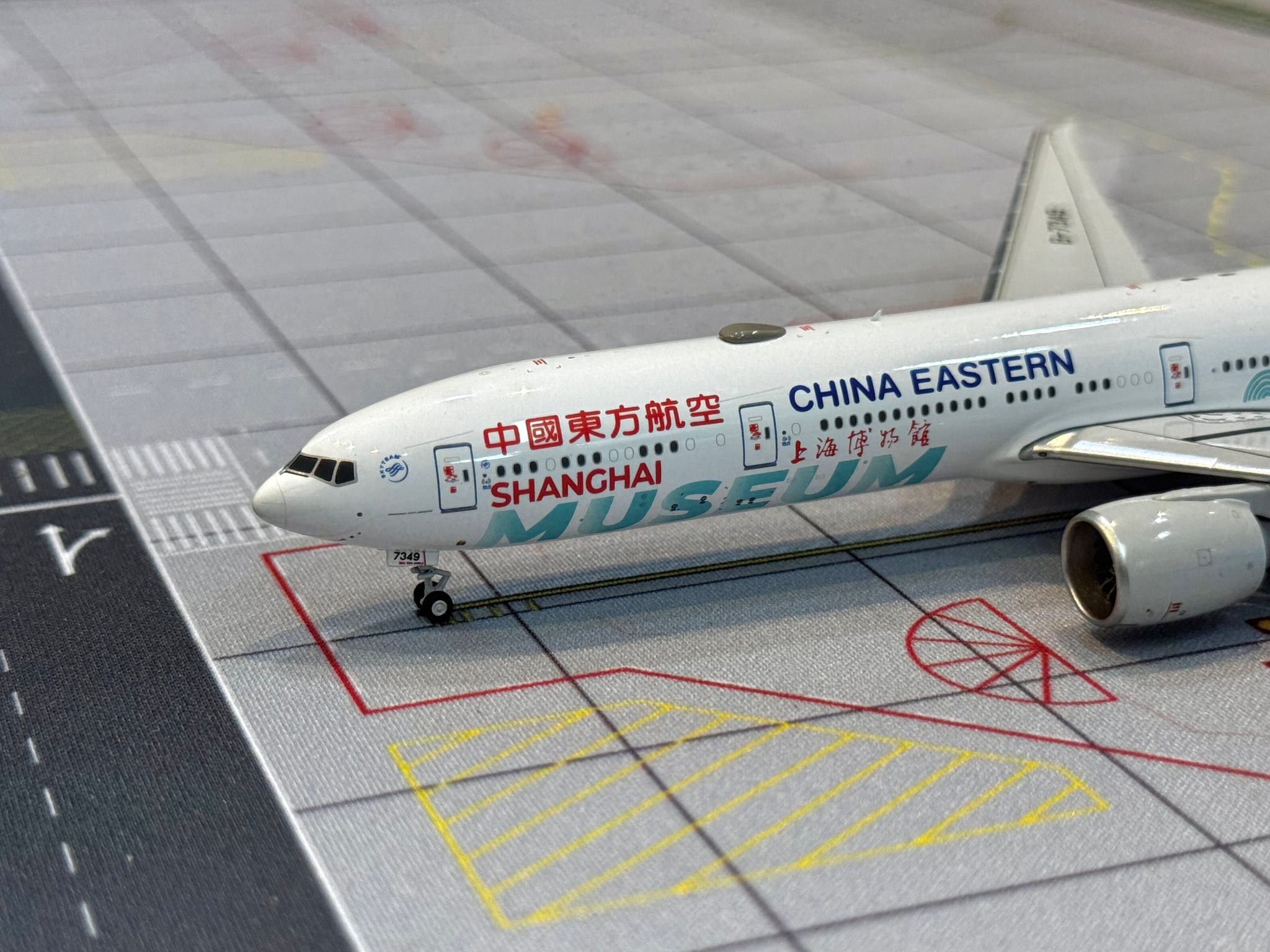 1/400 中國東方航空B777-300ER（B-7349）「上海博物館」特別塗裝正式