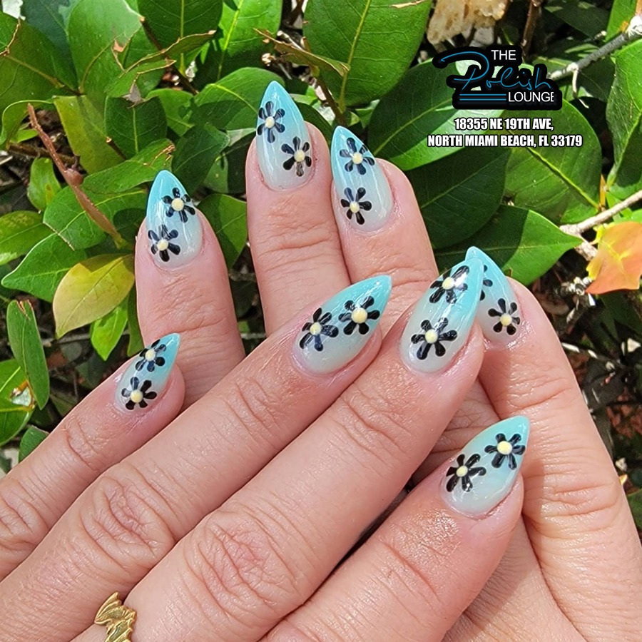 YES‼︎!!様 Summer nail trends at The Polish Lounge