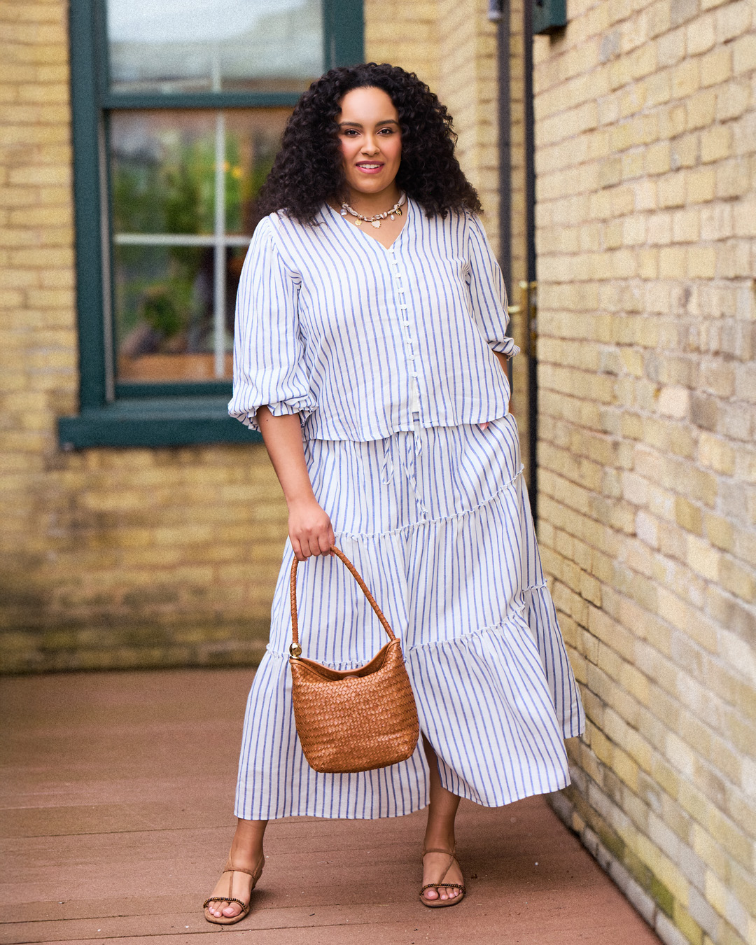 jacquemus cream dress La robe Maille Colin (233KN322-2323-150-BEIGE) DW683 Size:2XS_6-8 shoulder neckline adds a Selkie Corset Dress Pattern