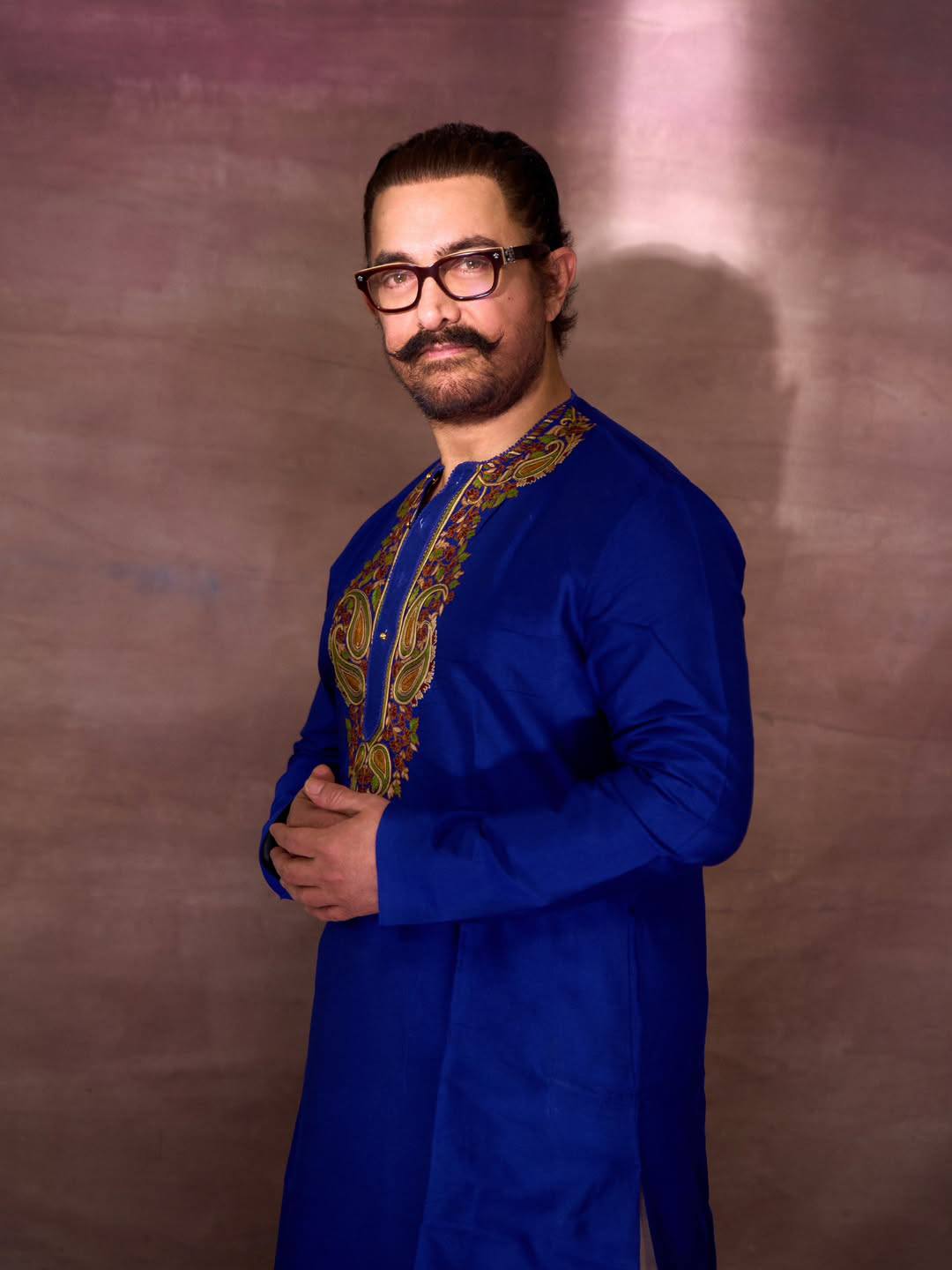 More pictures of Aamir Khan from the Anandalok magazine photoshoot. Shared by stylist Aisha Deshmukh. Aamir Khan Productions ❣️ #AamirKhan #bollywood #actor #producer #hindimovie #indiancinema #BollywoodIcon #acting #celebrity #entertainment ...