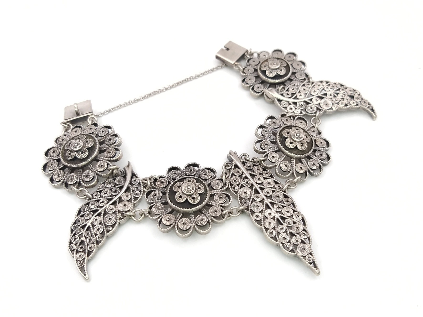 Antique sterling silver and marcasite necklace. Circa 1920s 