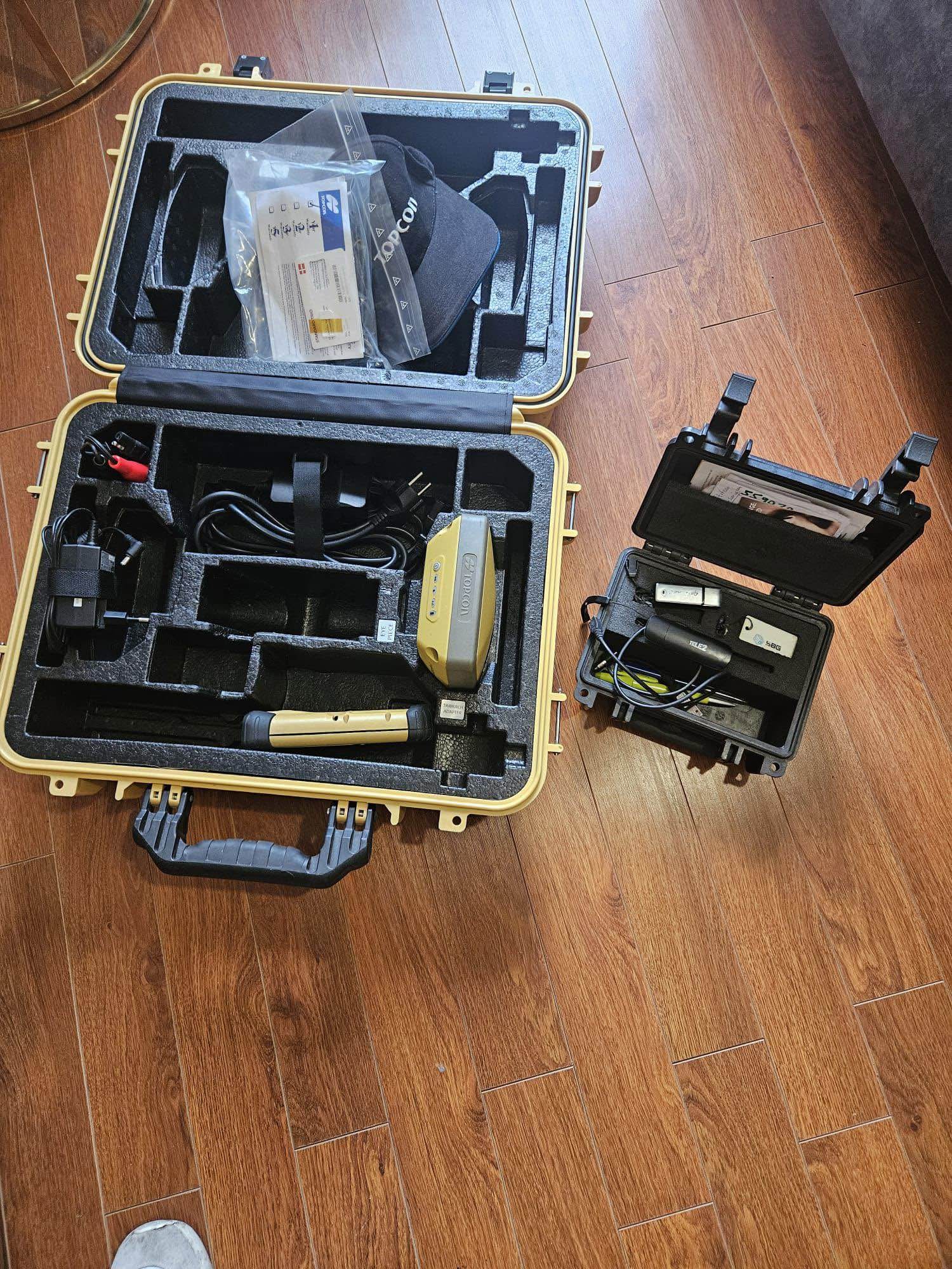 GNSS Topcon Hiper SR with controller and GeoPad software. - Briefcases ...