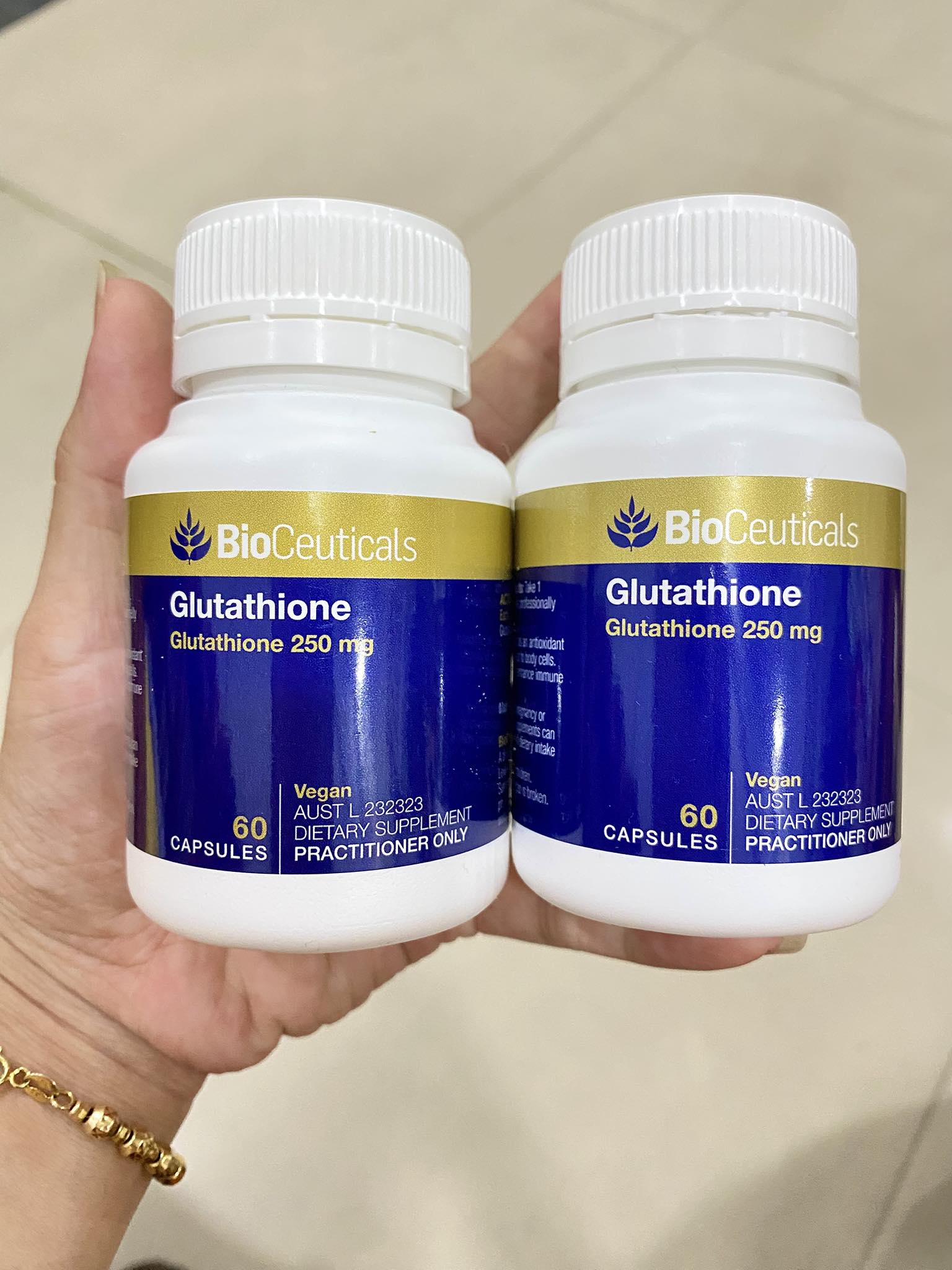 glutathione úc Viên uống trắng da số 1 của . Giá 1.2 triệu: hộp 60 viên uống được 2 tháng . Viên uống số 1 của Úc . là một chất bổ KAWAII, Glutathione 135g |