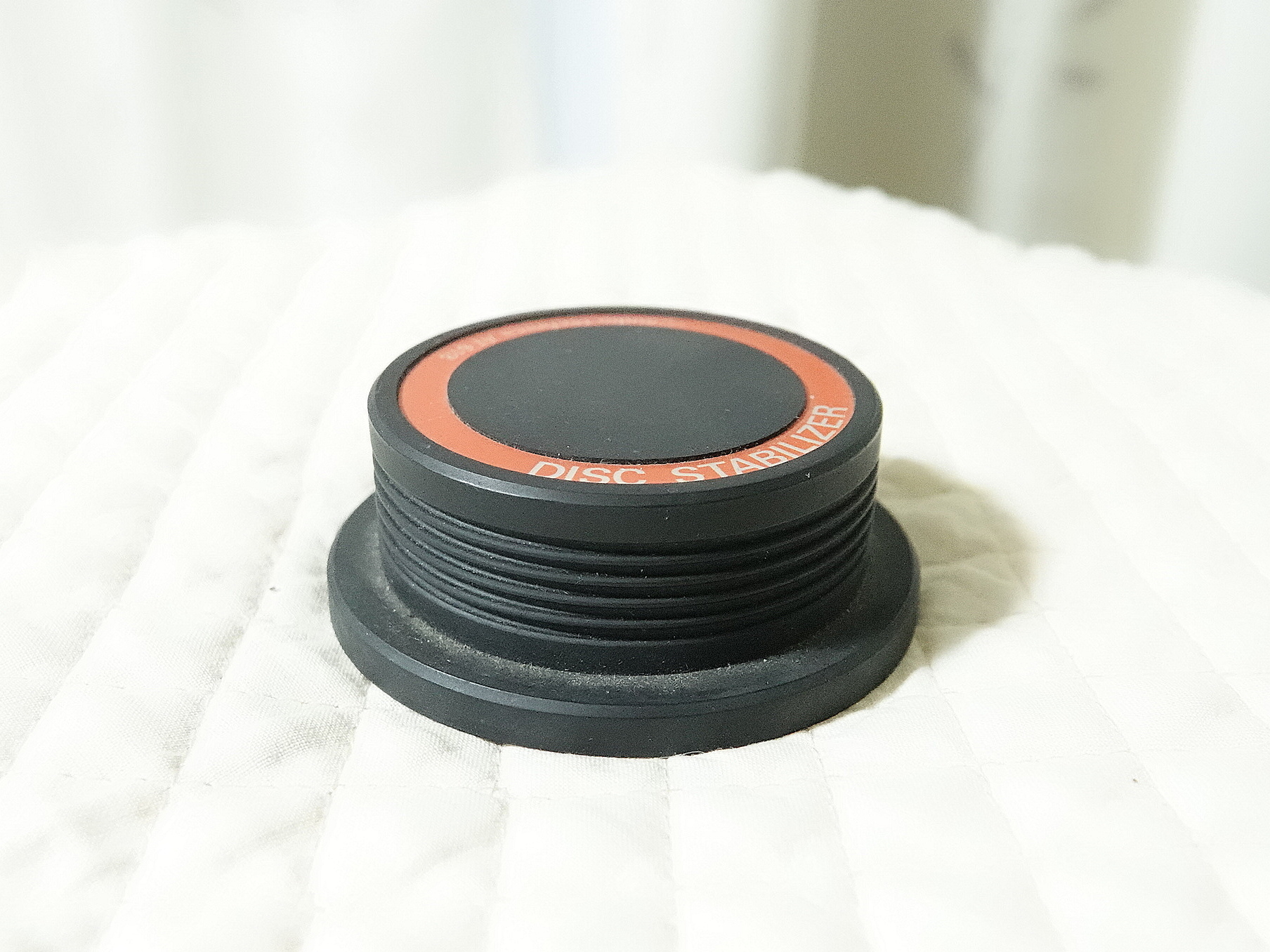 レコード・スタビライザーについて レコードを聴かれる方なら、ご存知