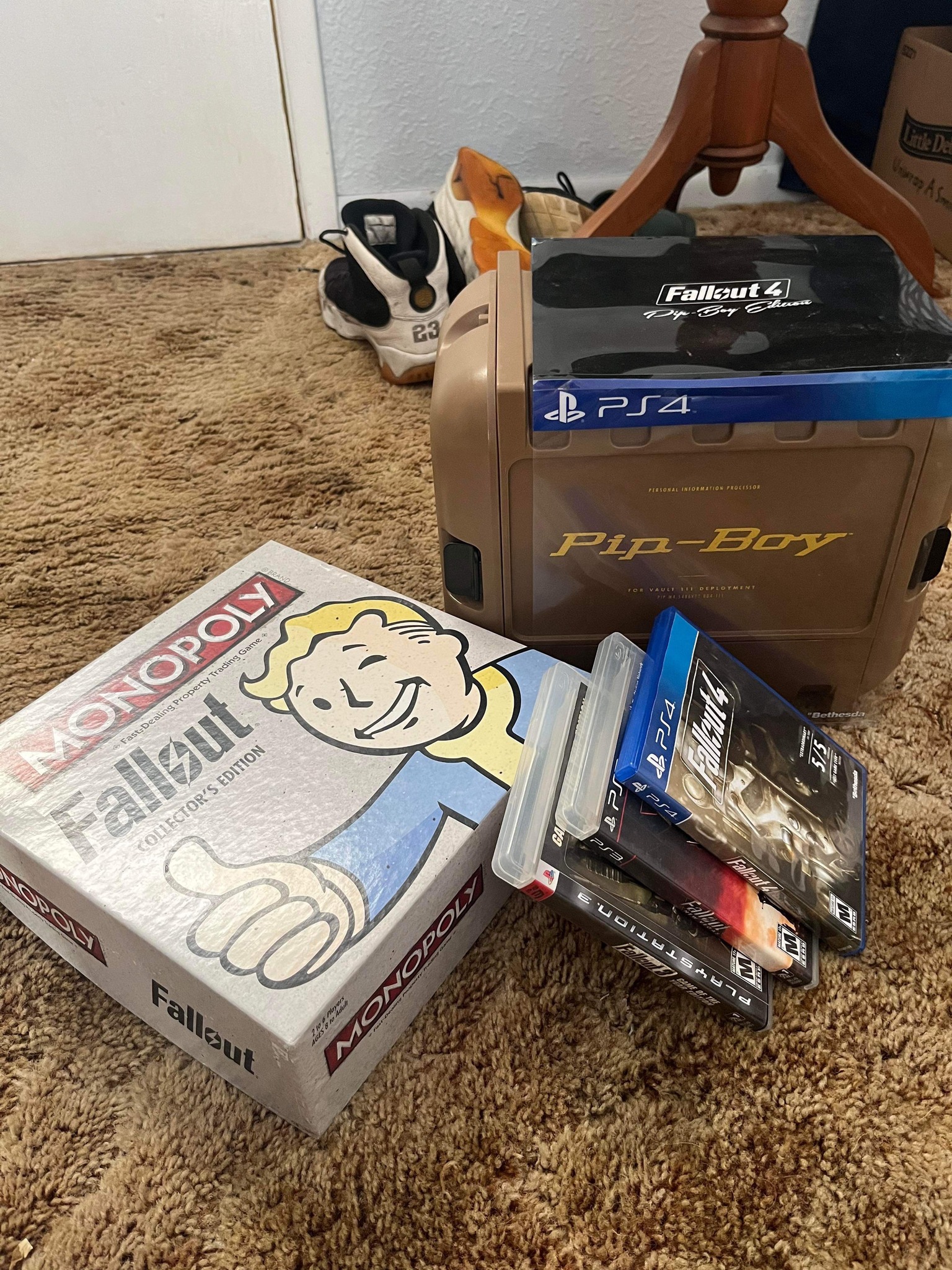 Fallout® | I have lots of fallout collectibles( figures, pip boy, etc ...