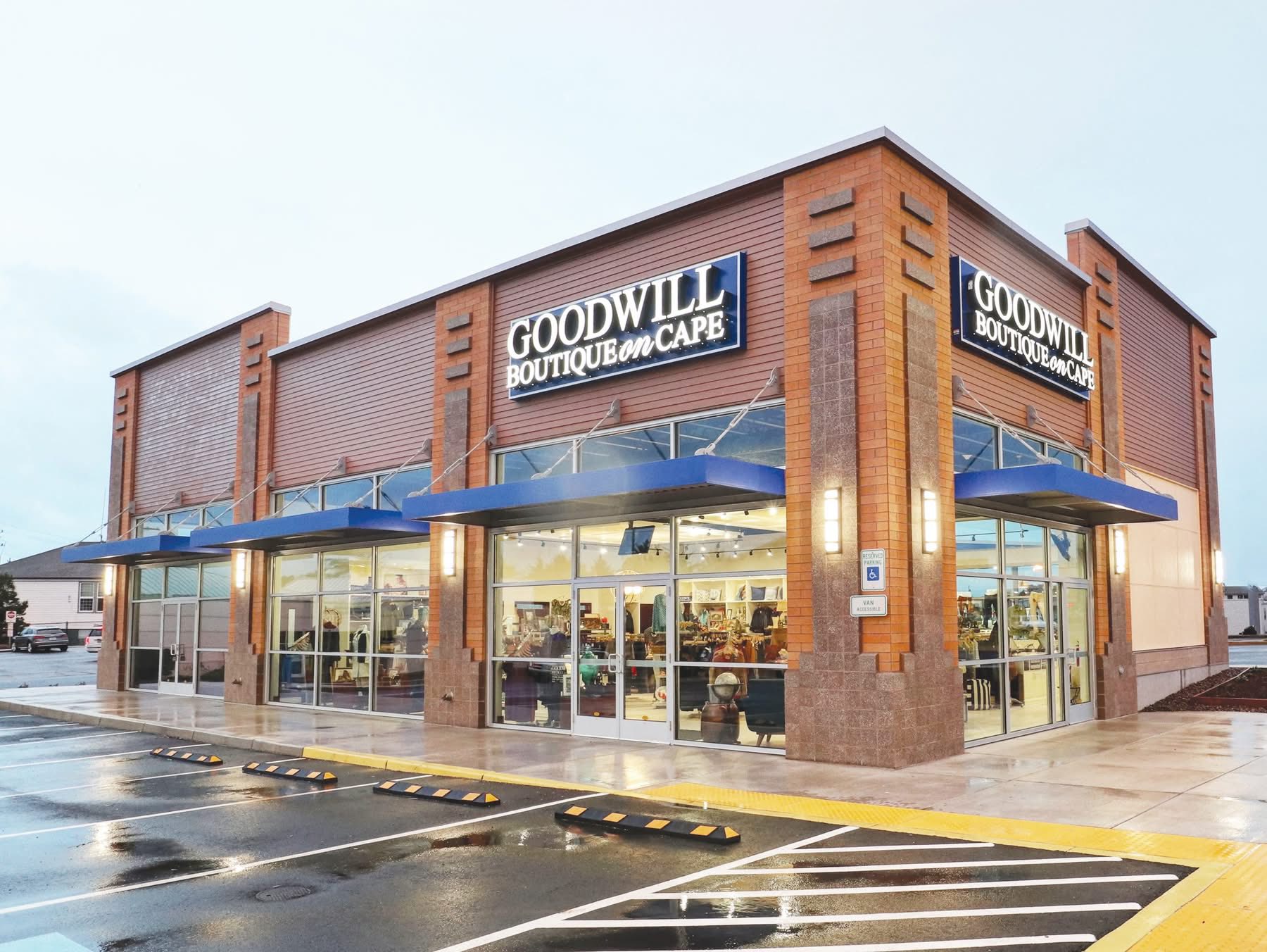Yes — Goodwill is increasingly... - Vintage Things Now | Facebook