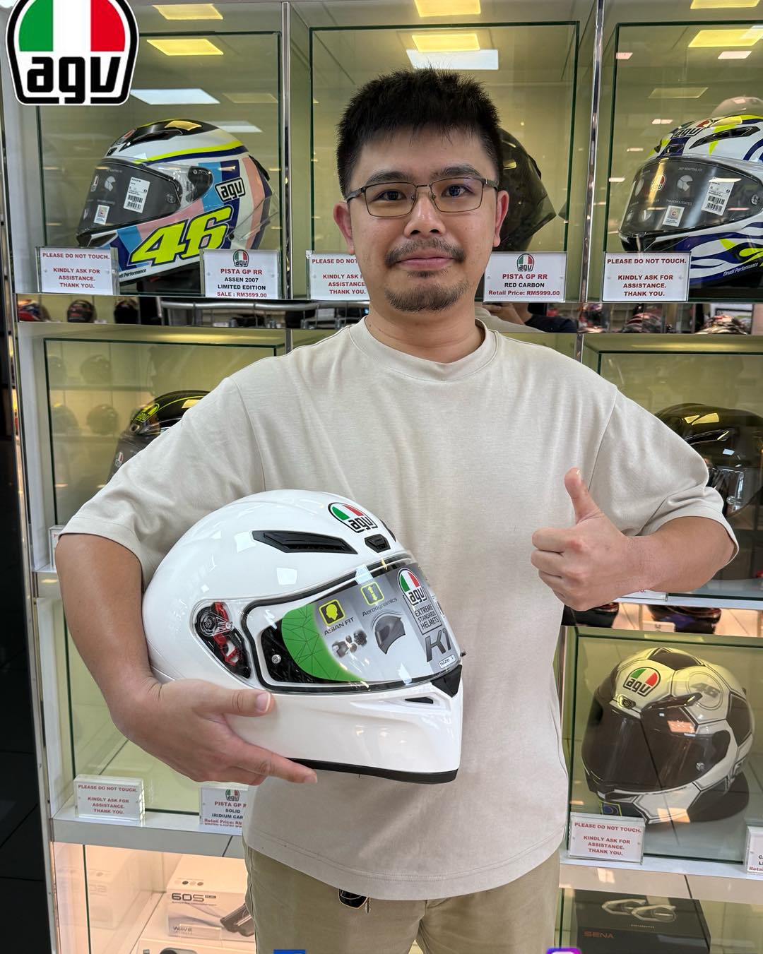 bell adjustable bike helmet Nomad Mips 2 while the Ergo Fit Custom Price:tda_price_2229 Large Laptop Backpack with oyster bamboo reel for sale