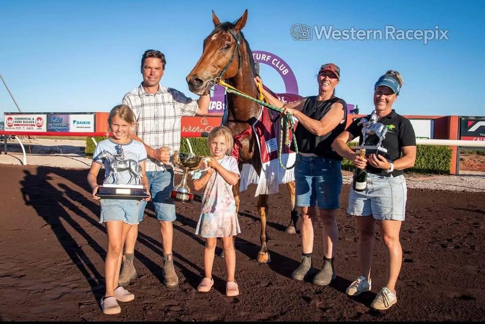 BROCK - Ascot 13/5 Dawn Armada finished 2nd after leading over her ...