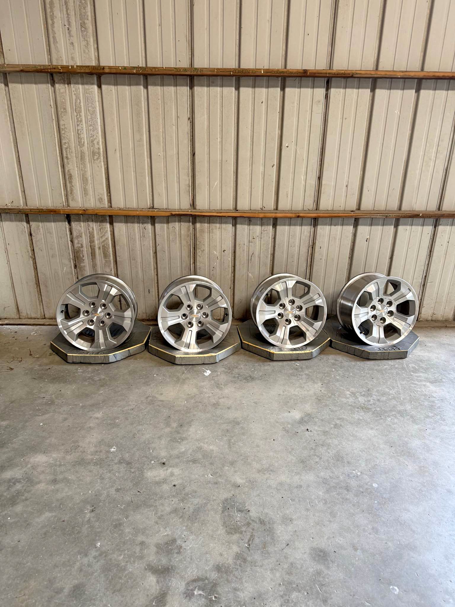 Set of 4 GM/Chevy 6 lung rims - Car Wheels, Tires & Parts - Pana ...