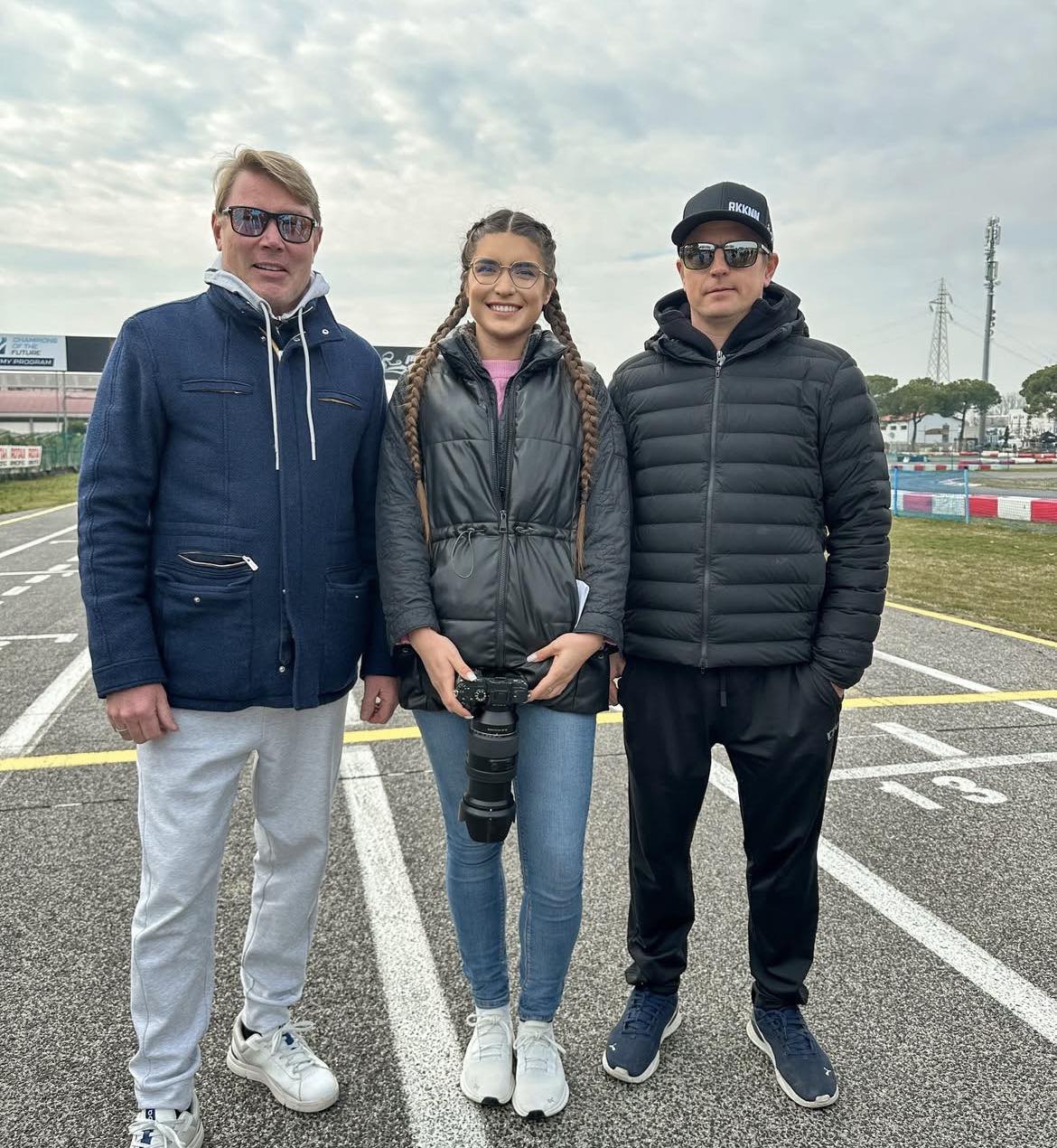 Kimi - @bogibarna, a lucky fan with Kimi and Mika Häkkinen a few days ...