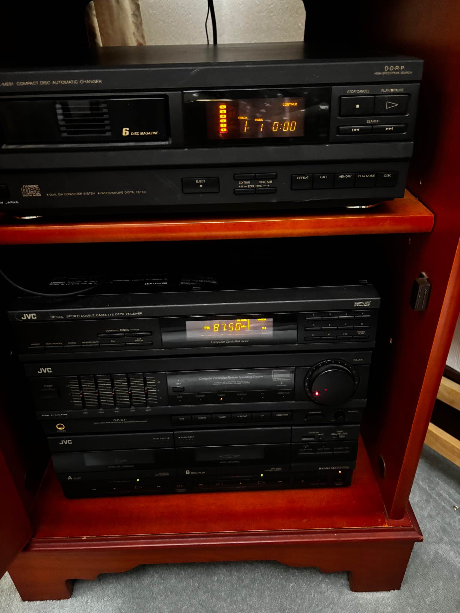 Stereo stacking system with cd changer, cabinet and speakers - Home ...